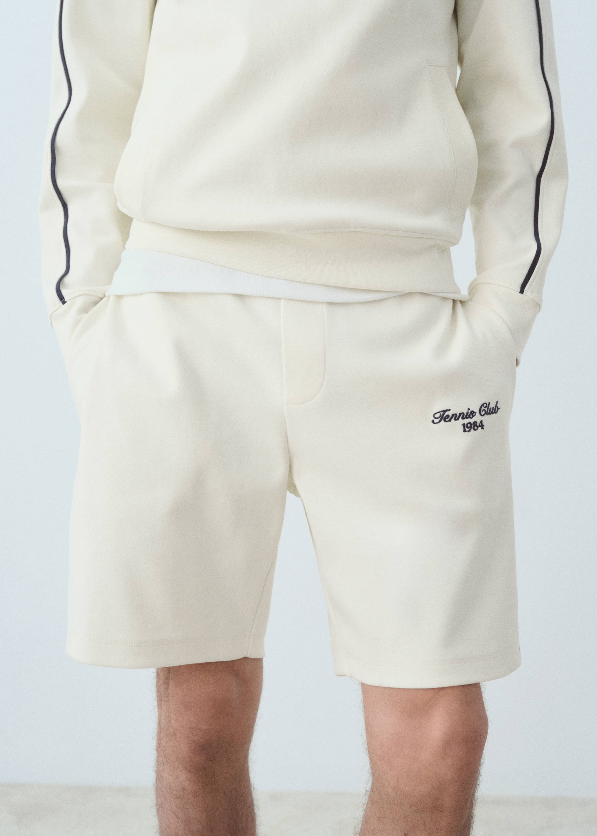 Cotton shorts with elastic waist - Details of the article 1