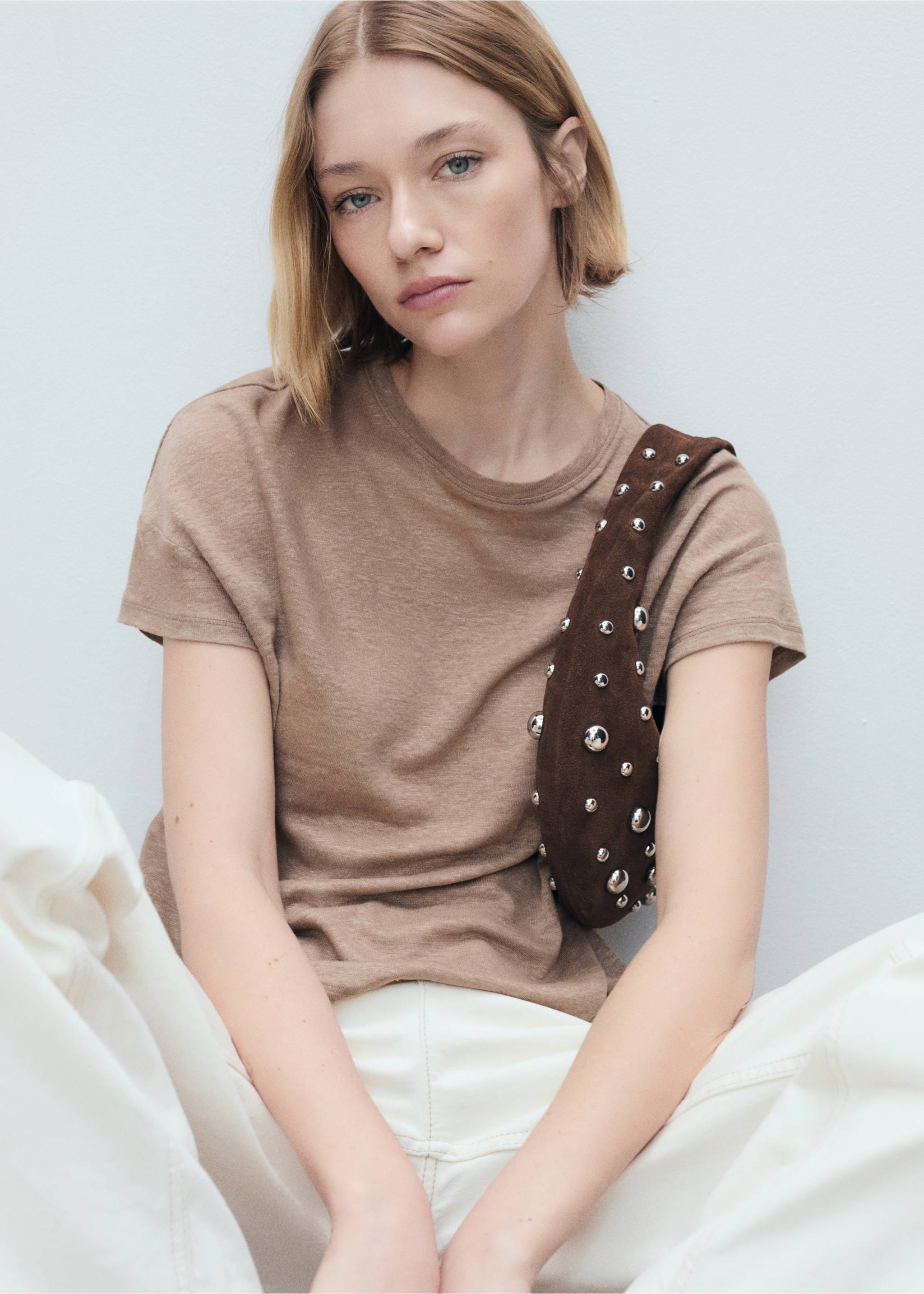 Short-sleeved linen t-shirt - Medium plane, Light/Pastel Brown. Ref: 87057167-00.