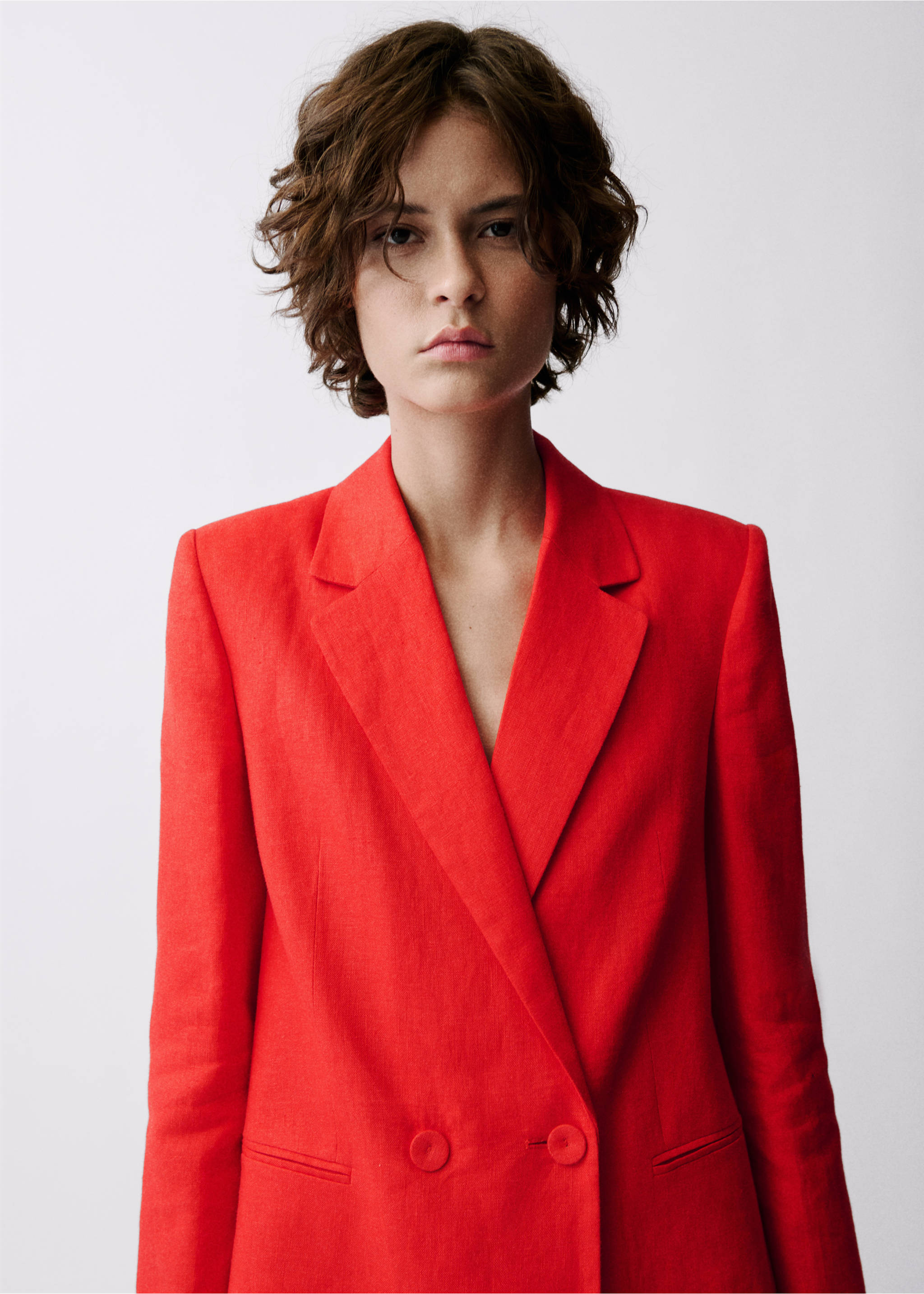 Blazer costume lin double boutonnage - Détail de l'article 1, Rouge. Ref: 87057172-00.