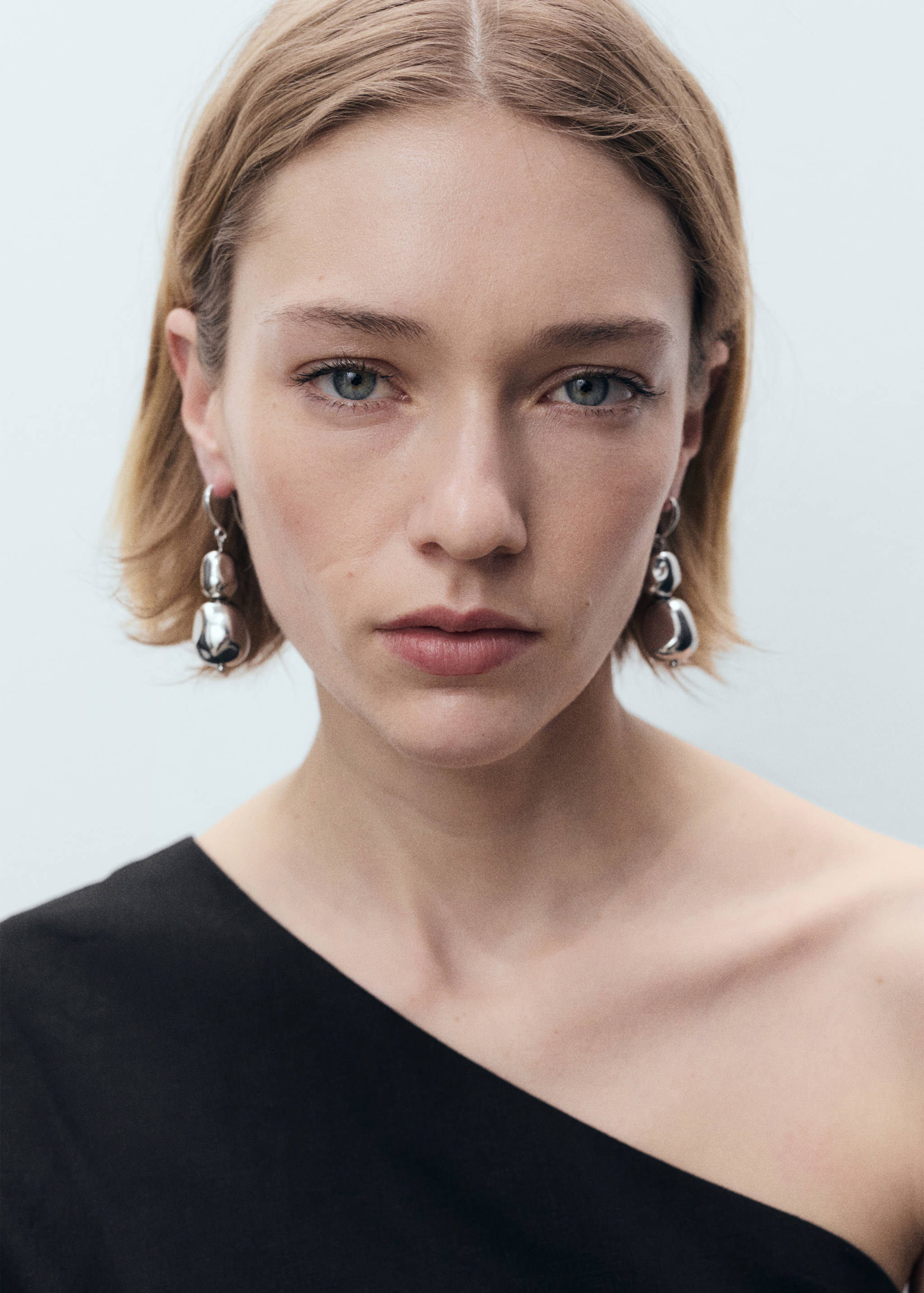 Asymmetrical linen top - Details of the article 1