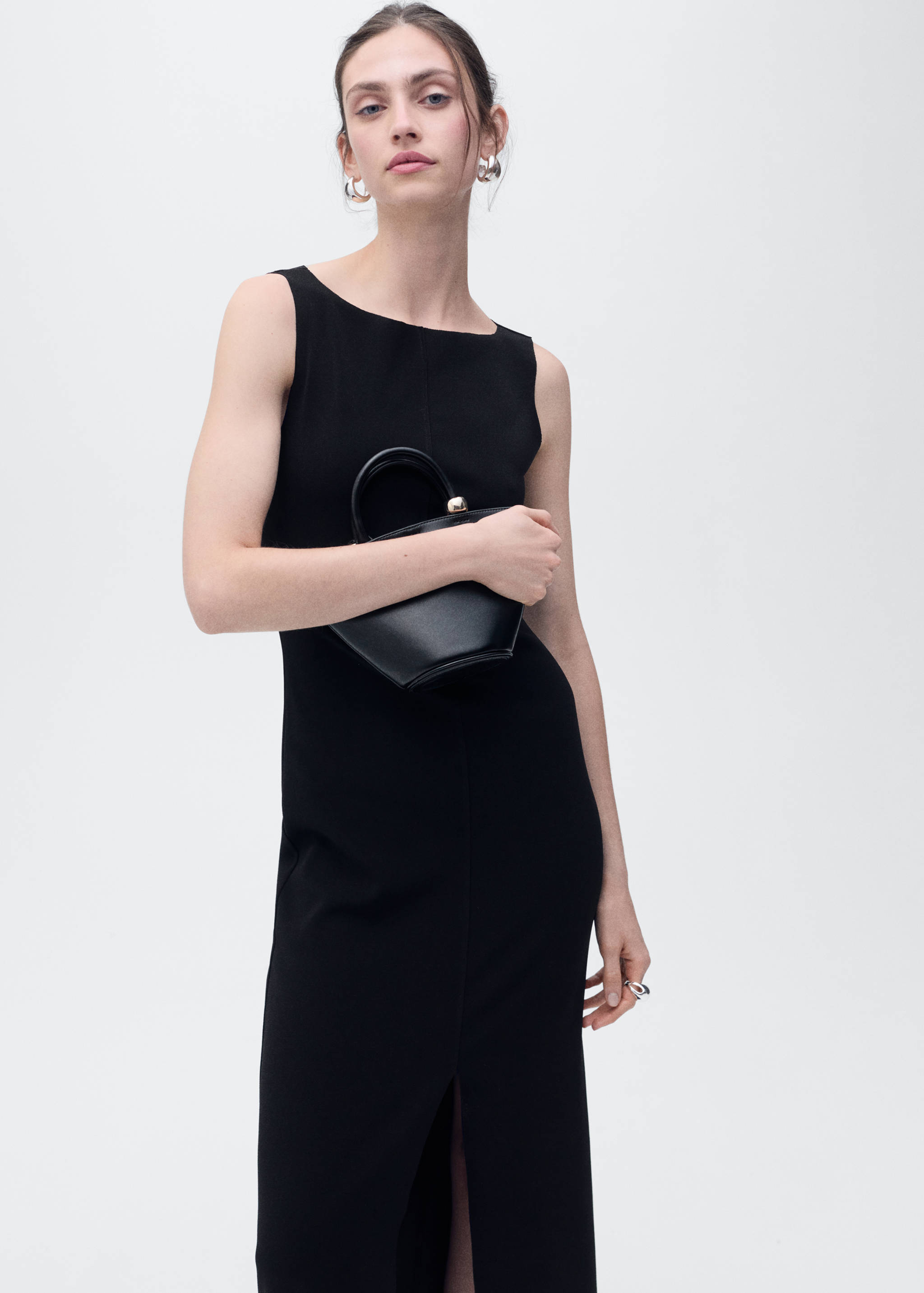 Vestido de malha com gola de barco - Plano médio