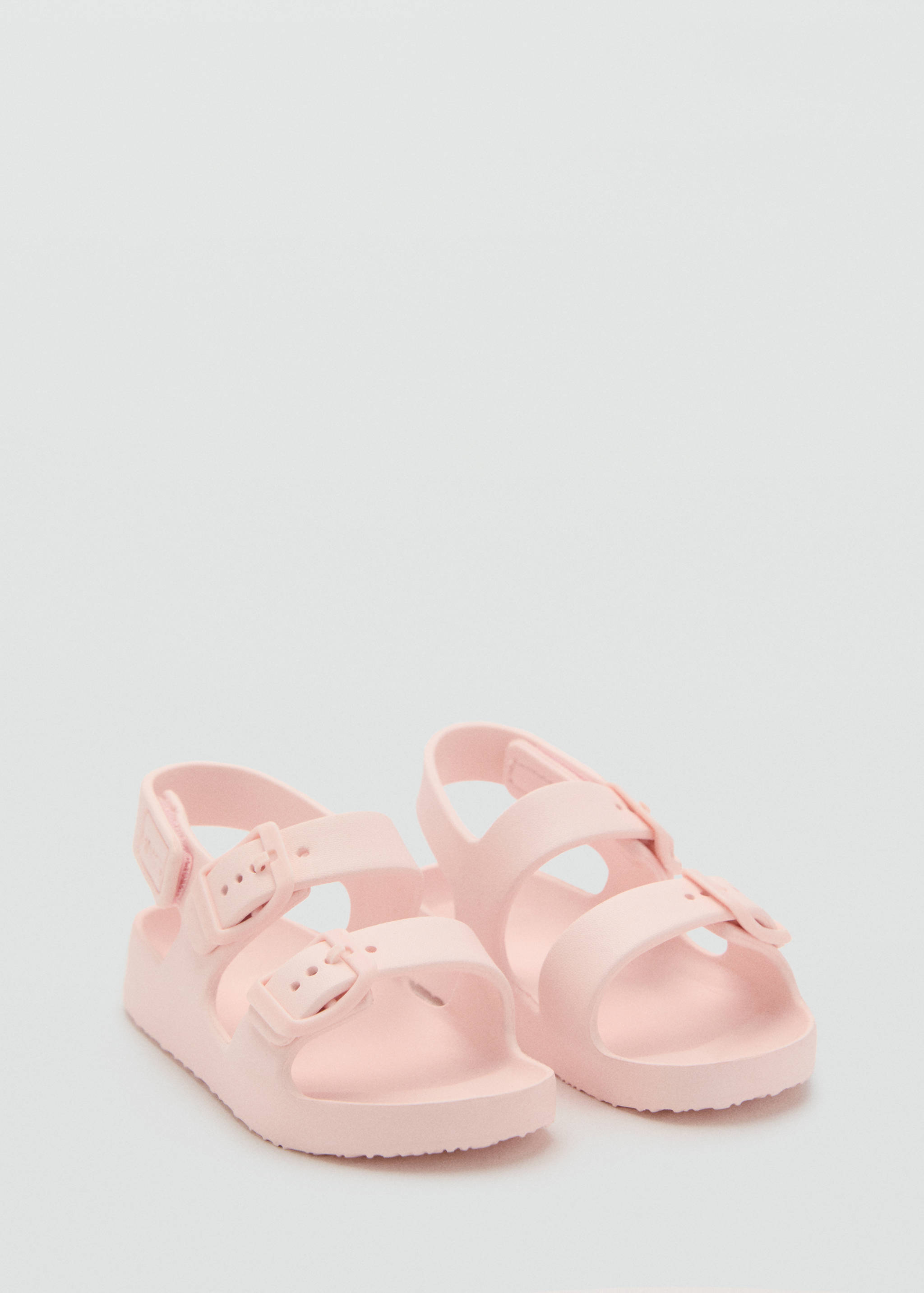 Chanclas tiras hebilla - Plano medio