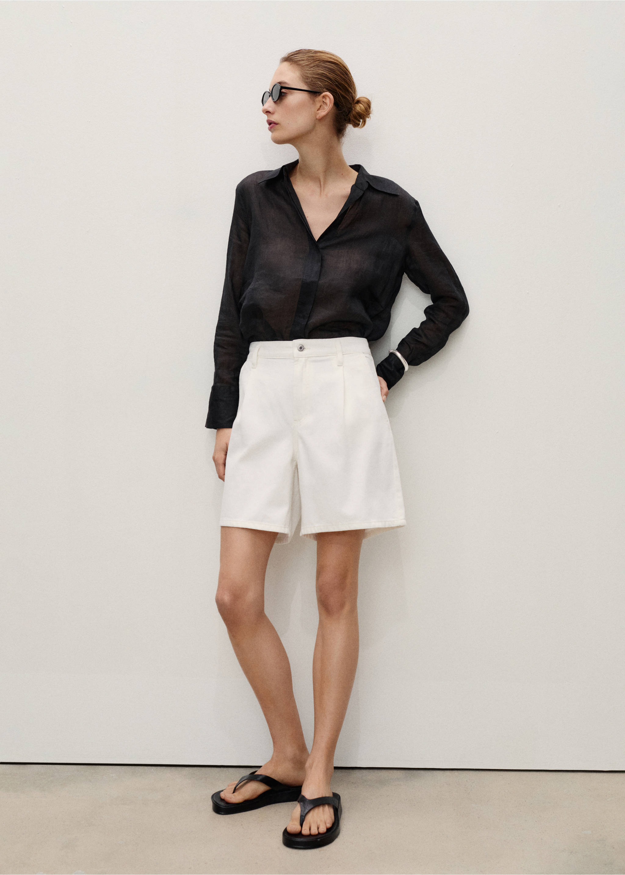 Mid-rise denim bermuda shorts with pleats - General plane, Off White. Ref: 87057706-00.