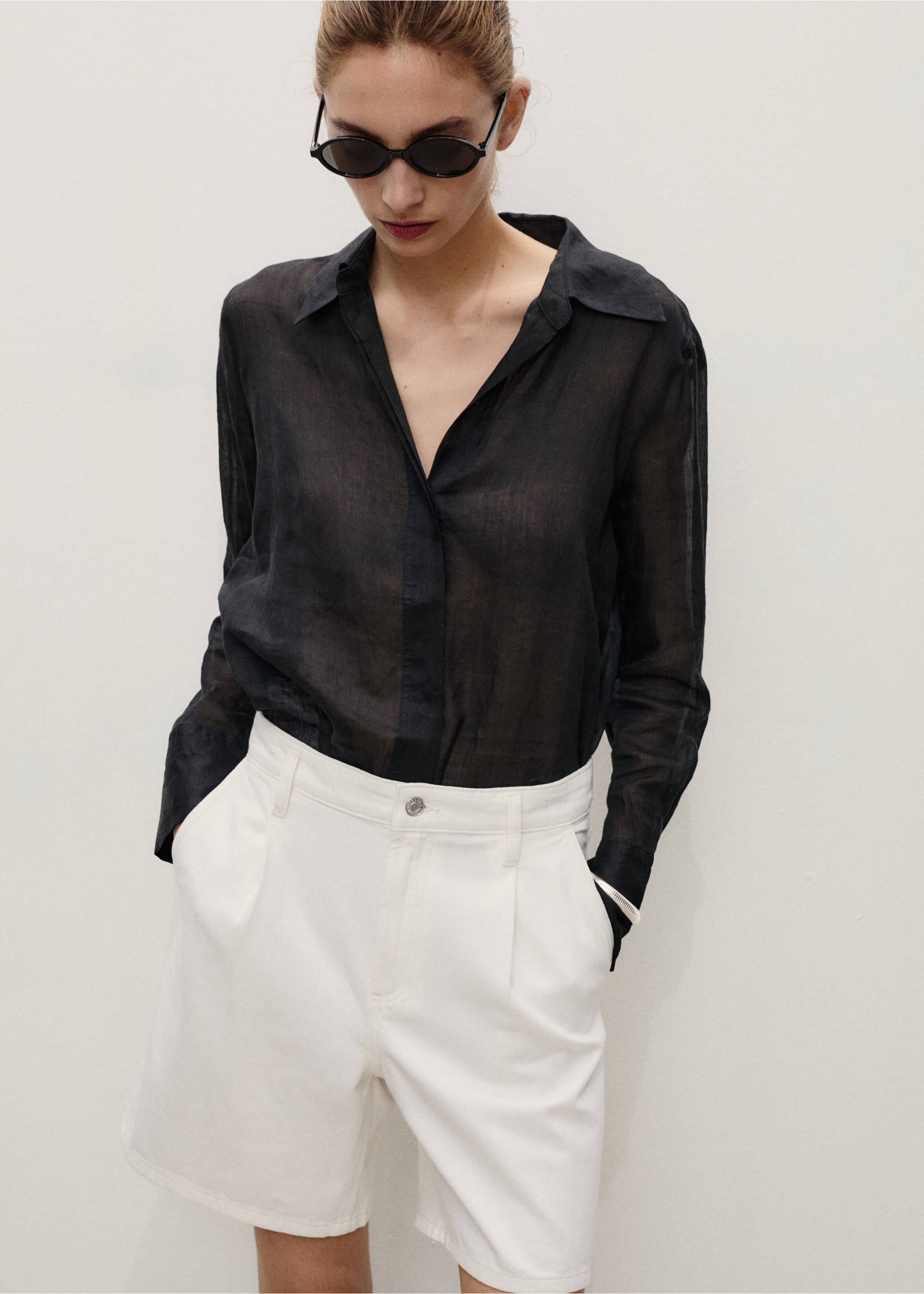 Mid-rise denim bermuda shorts with pleats - Details of the article 2, Off White. Ref: 87057706-00.