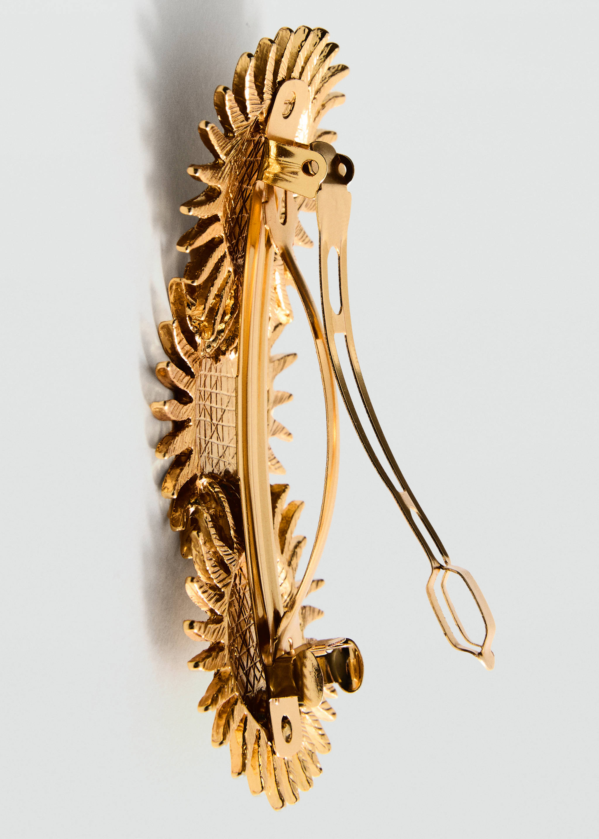 Metal pin with sun design - Medium plane