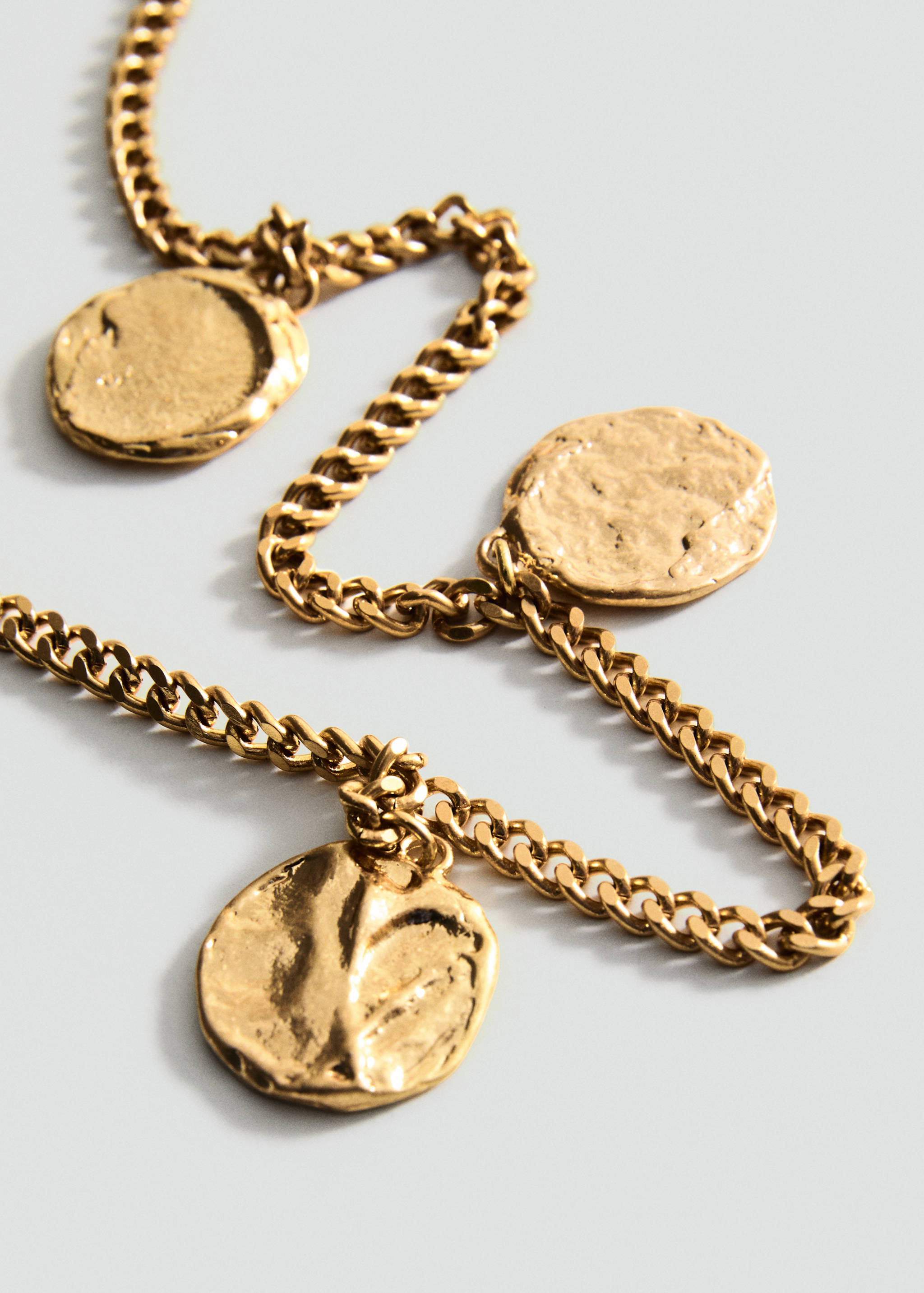 Collier à double pendentif combiné - Plan moyen