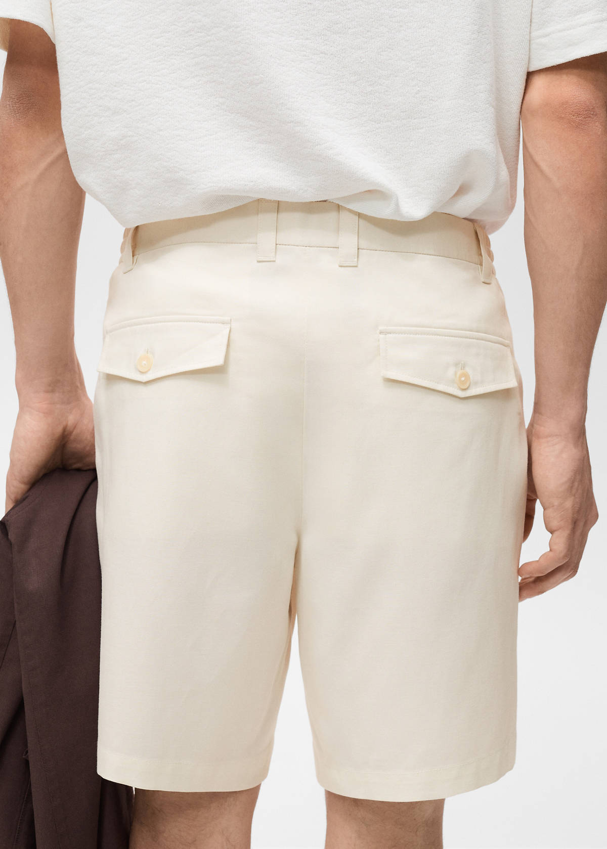 Straight fluid bermuda shorts — Ecru