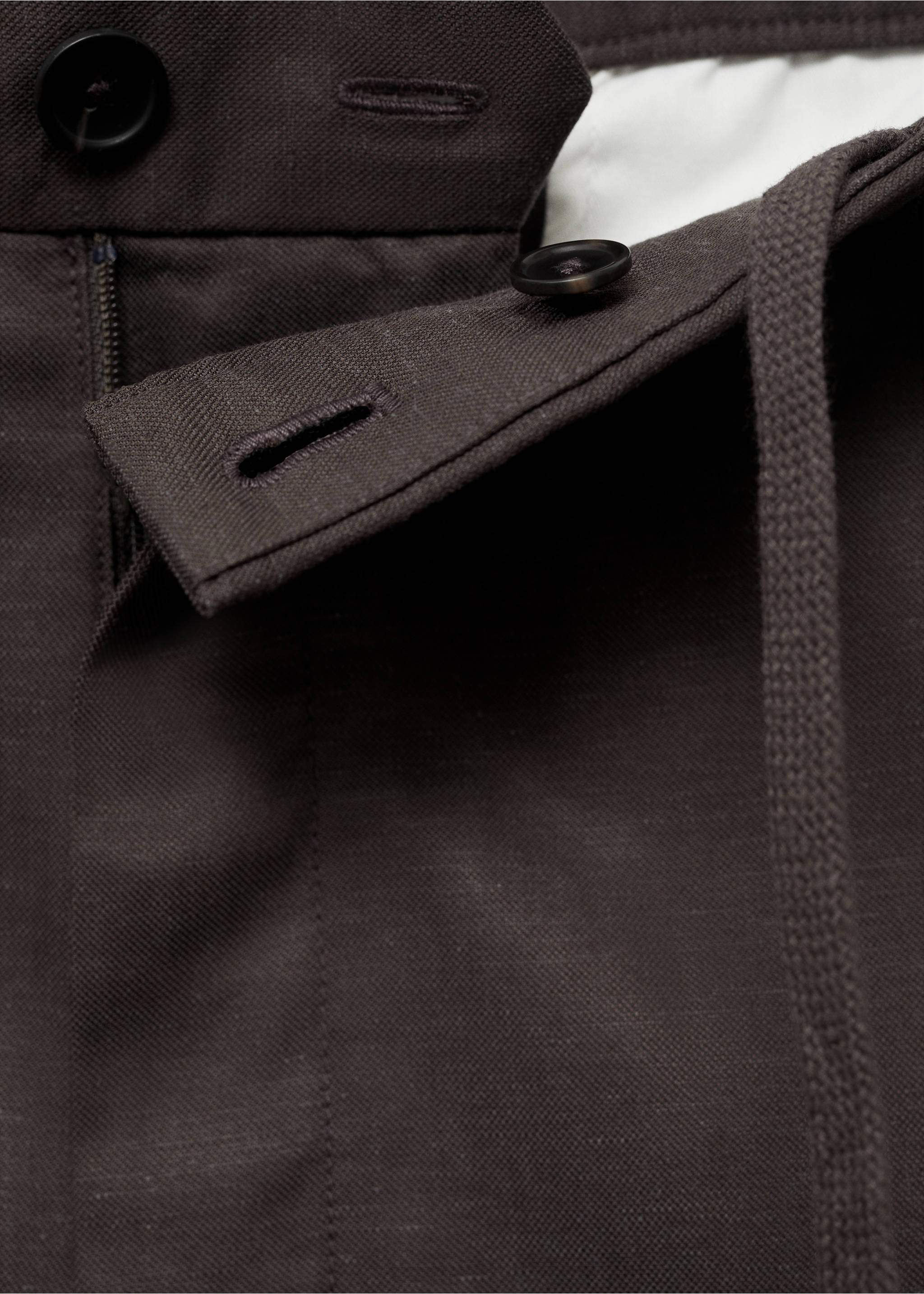 Straight fluid bermuda shorts - Details of the article 8, Chocolate. Ref: 87057887-00.