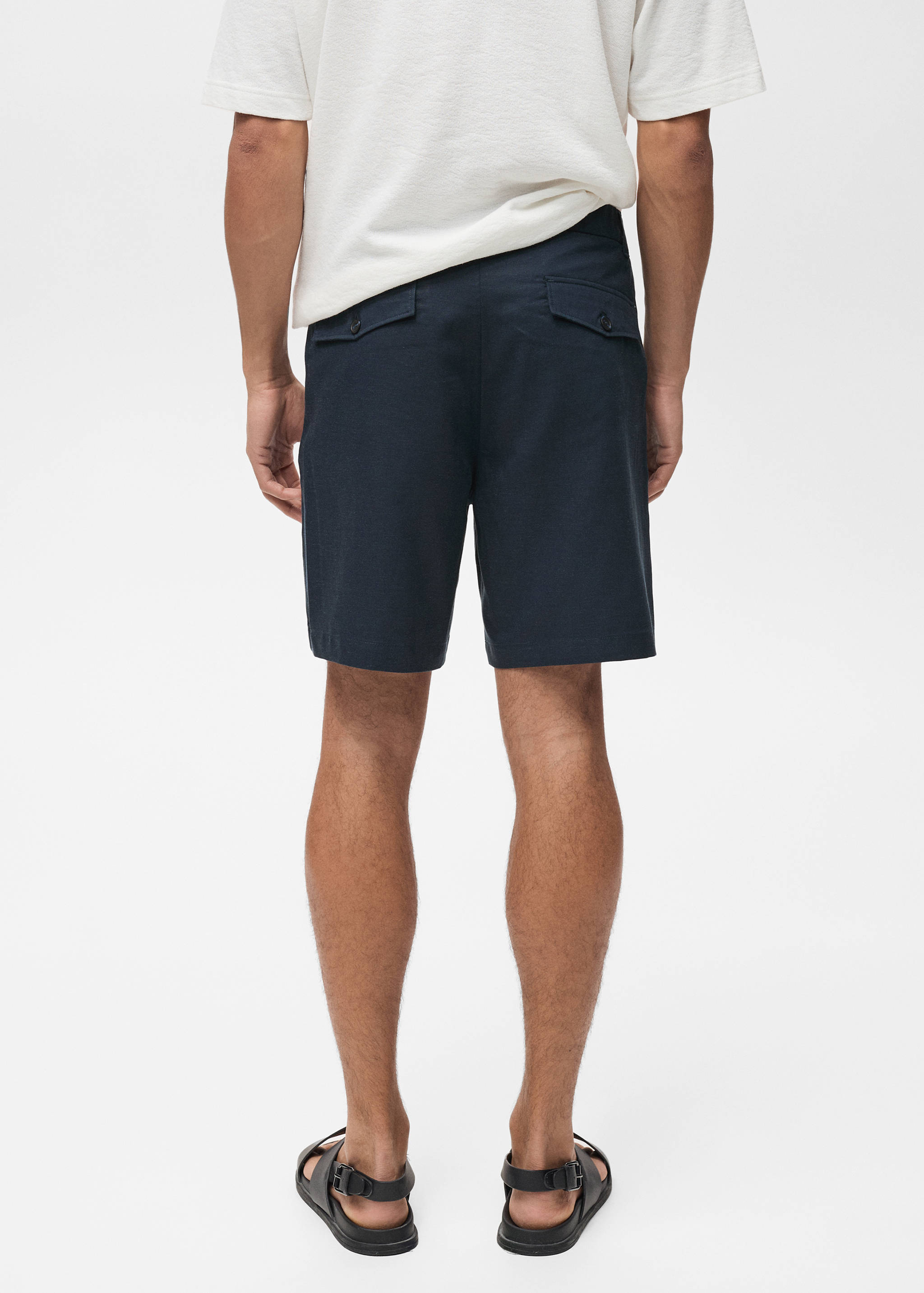 Straight fluid bermuda shorts - Reverse of the article
