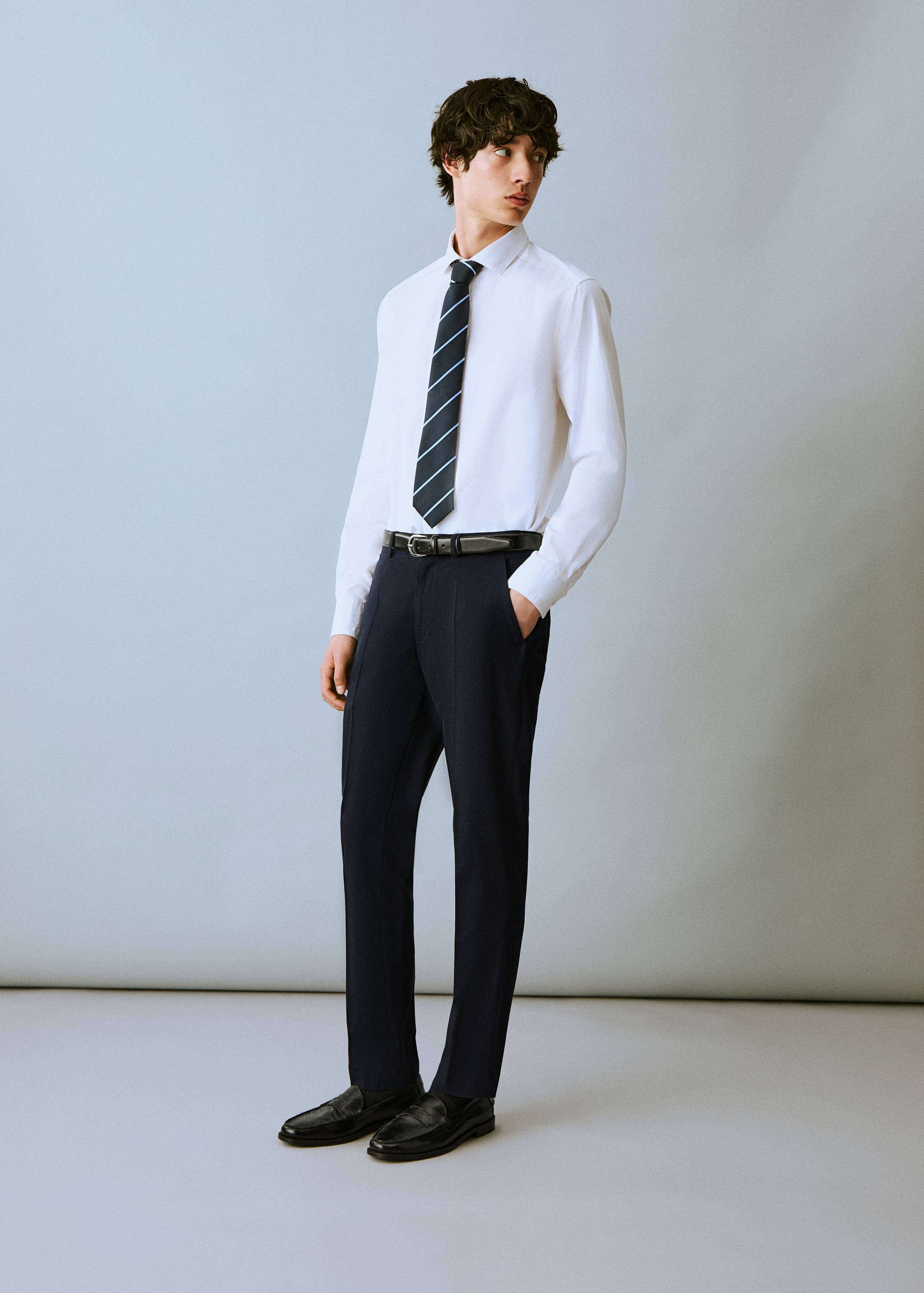 Pantalón traje - Plano general