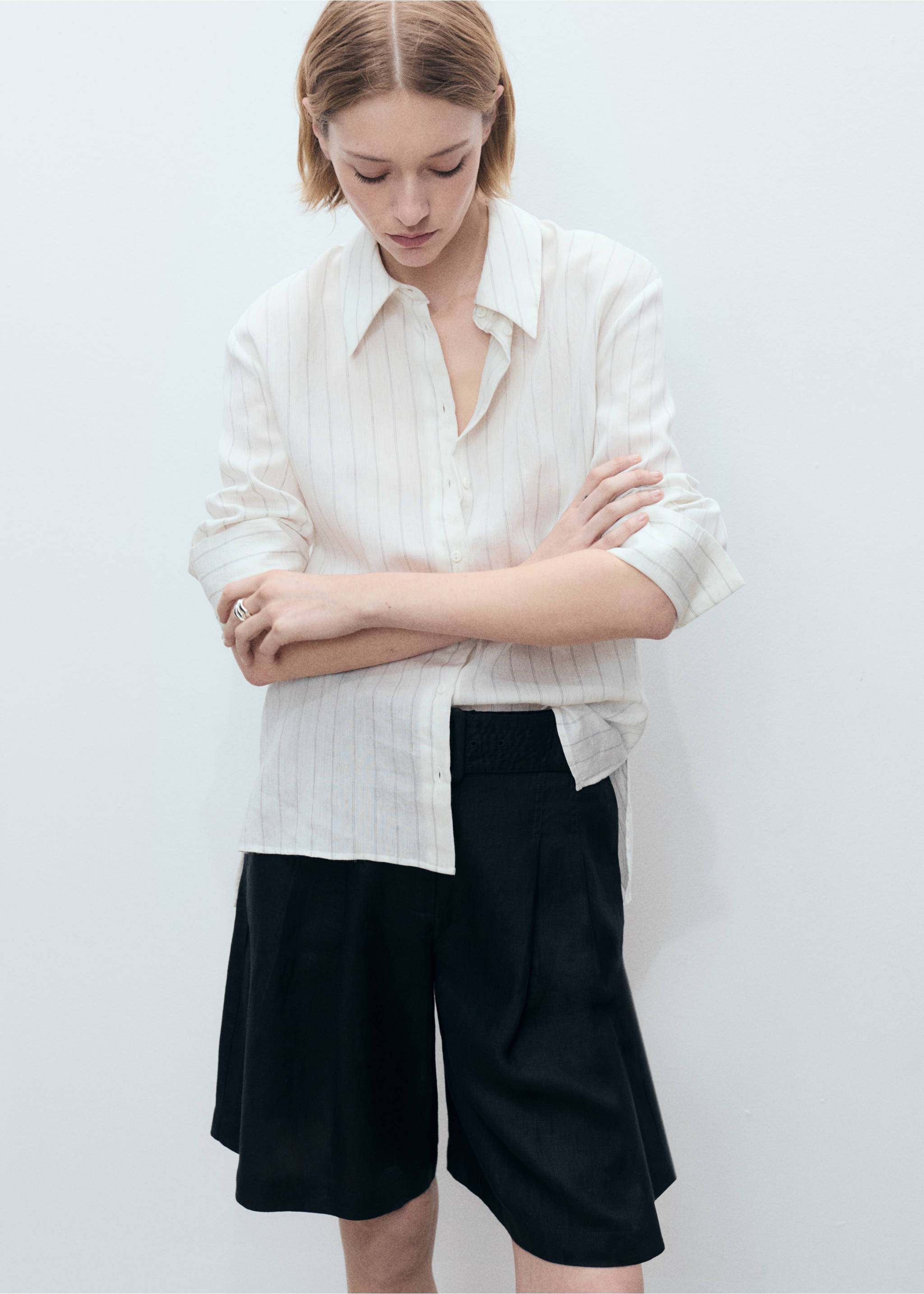 Belt linen-blend Bermuda shorts - Details of the article 2, Black. Ref: 87058265-00.