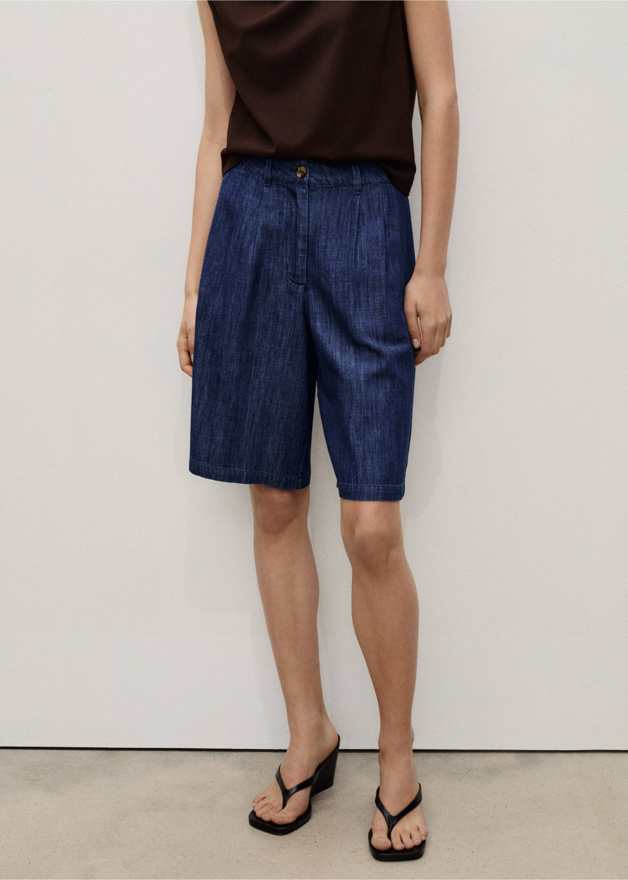 Straight-fit rinse-wash denim bermuda shorts - Medium plane, Open Blue. Ref: 87058642-00.