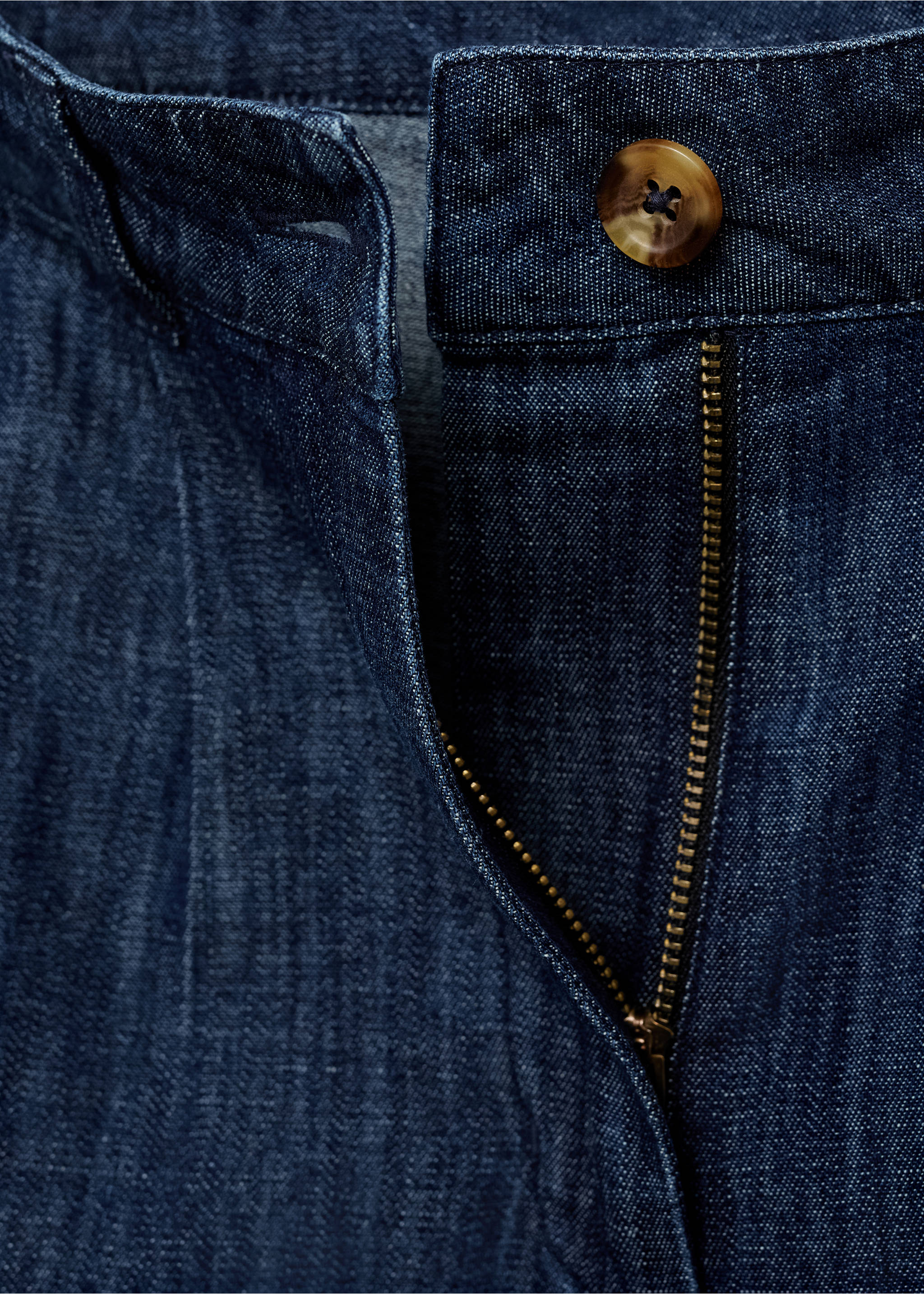 Straight-fit rinse-wash denim bermuda shorts - Details of the article 8, Open Blue. Ref: 87058642-00.