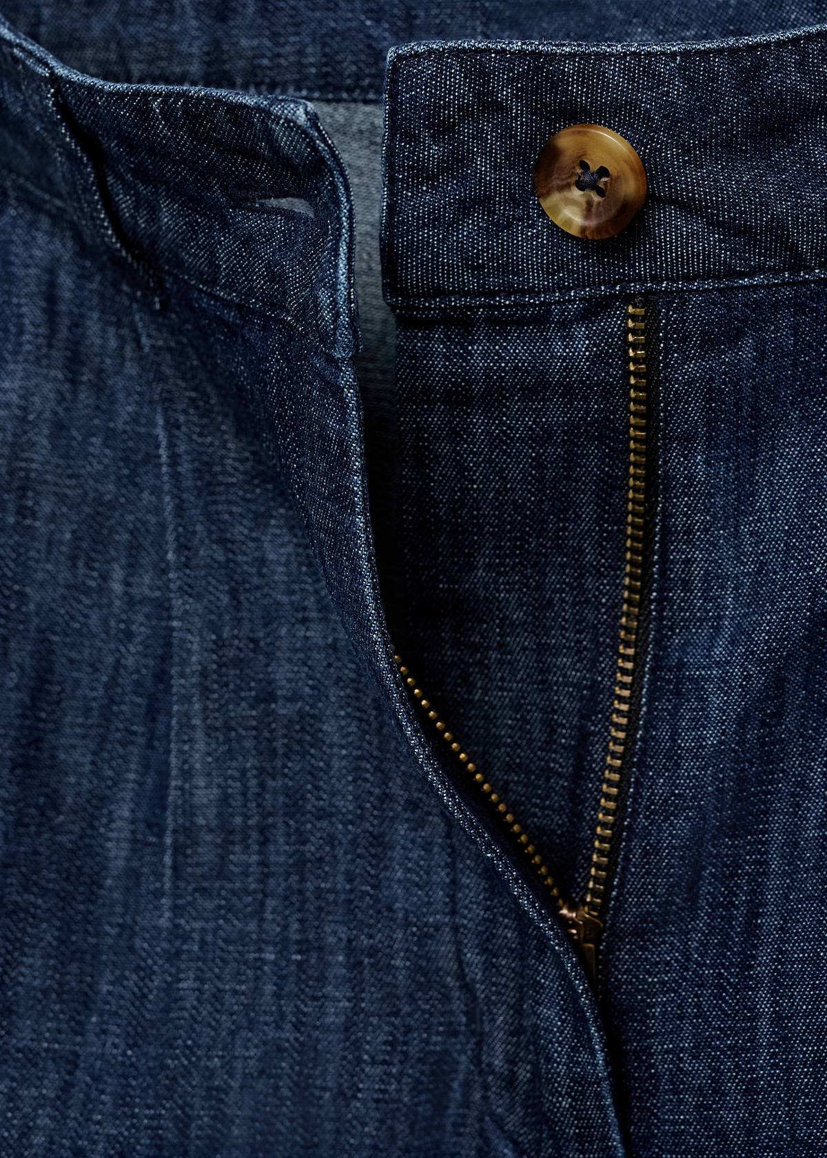 Straight-fit rinse-wash denim bermuda shorts — Open Blue