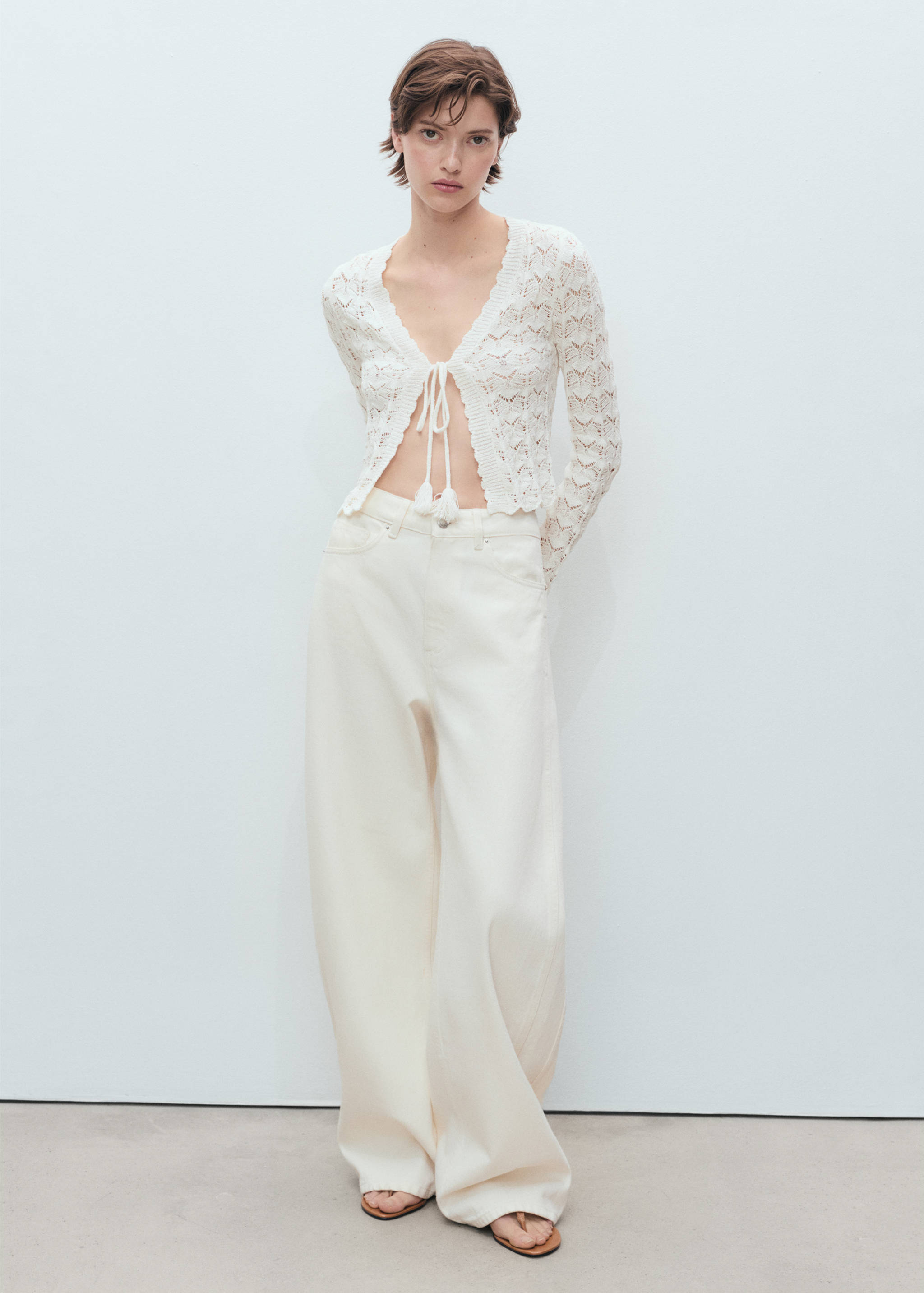 Ζακέτα από κροσέ με κλείσιμο με φιόγκο - Γενικό πλάνο