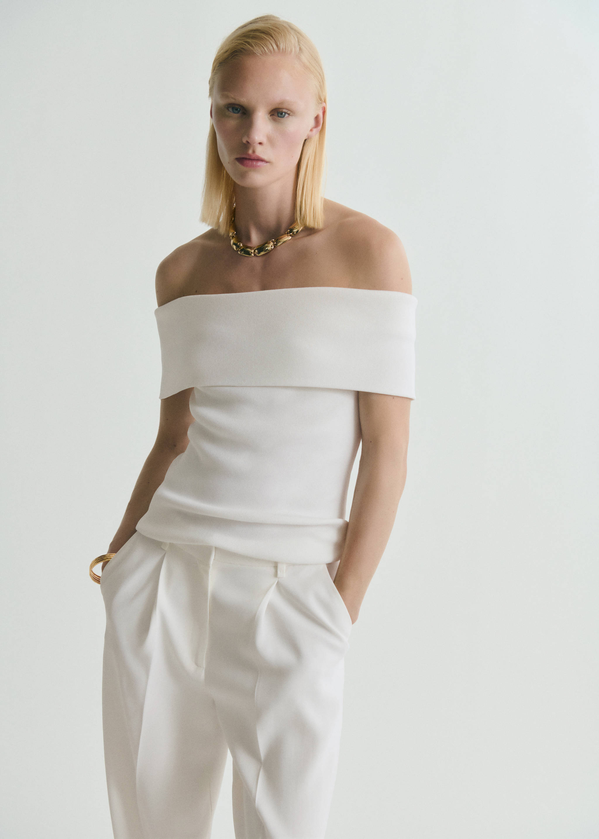 Schulterfreies Stricktop - Mittlere Ansicht