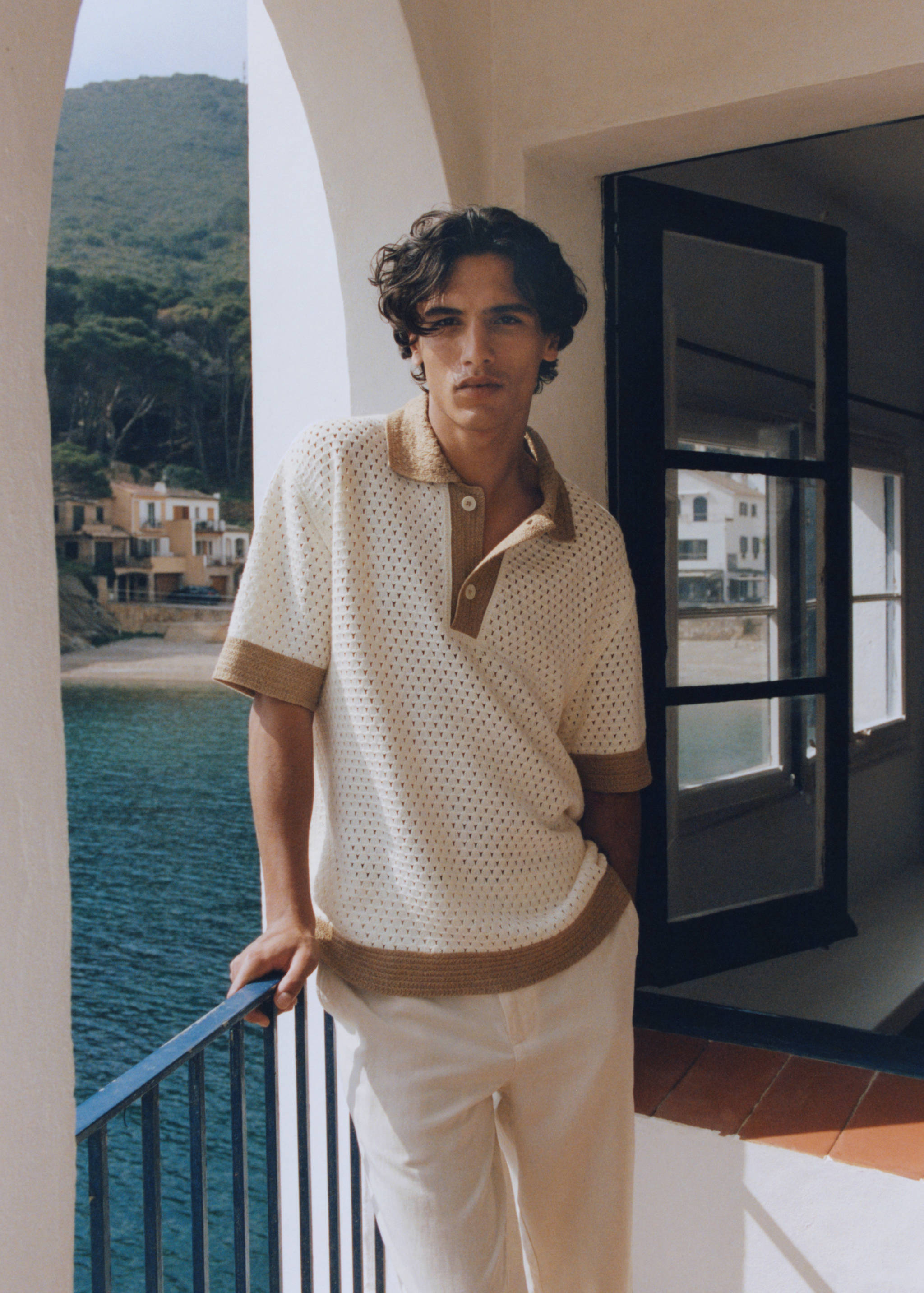 Knitted polo shirt with contrasting lace details - Details of the article 3