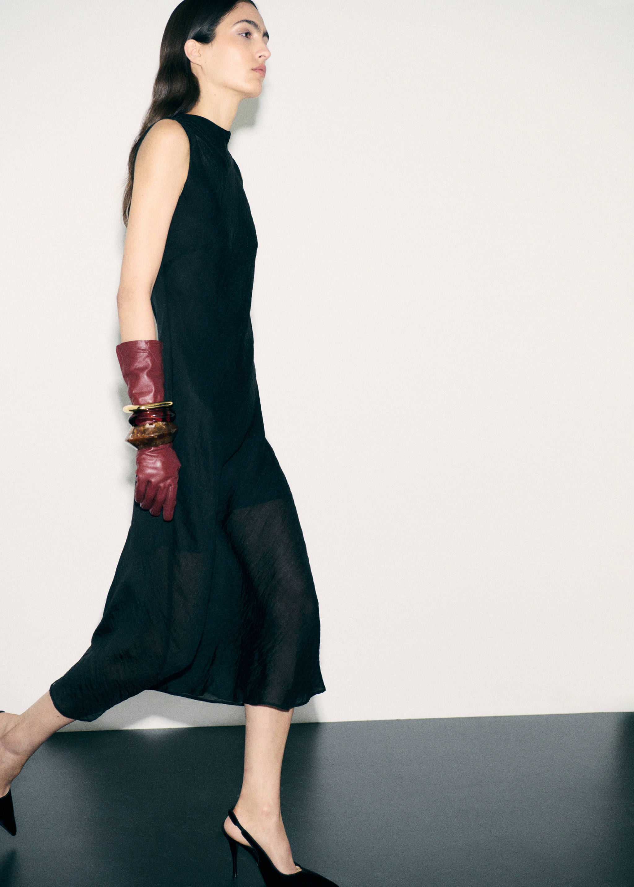 Velvet heeled shoes - General plane