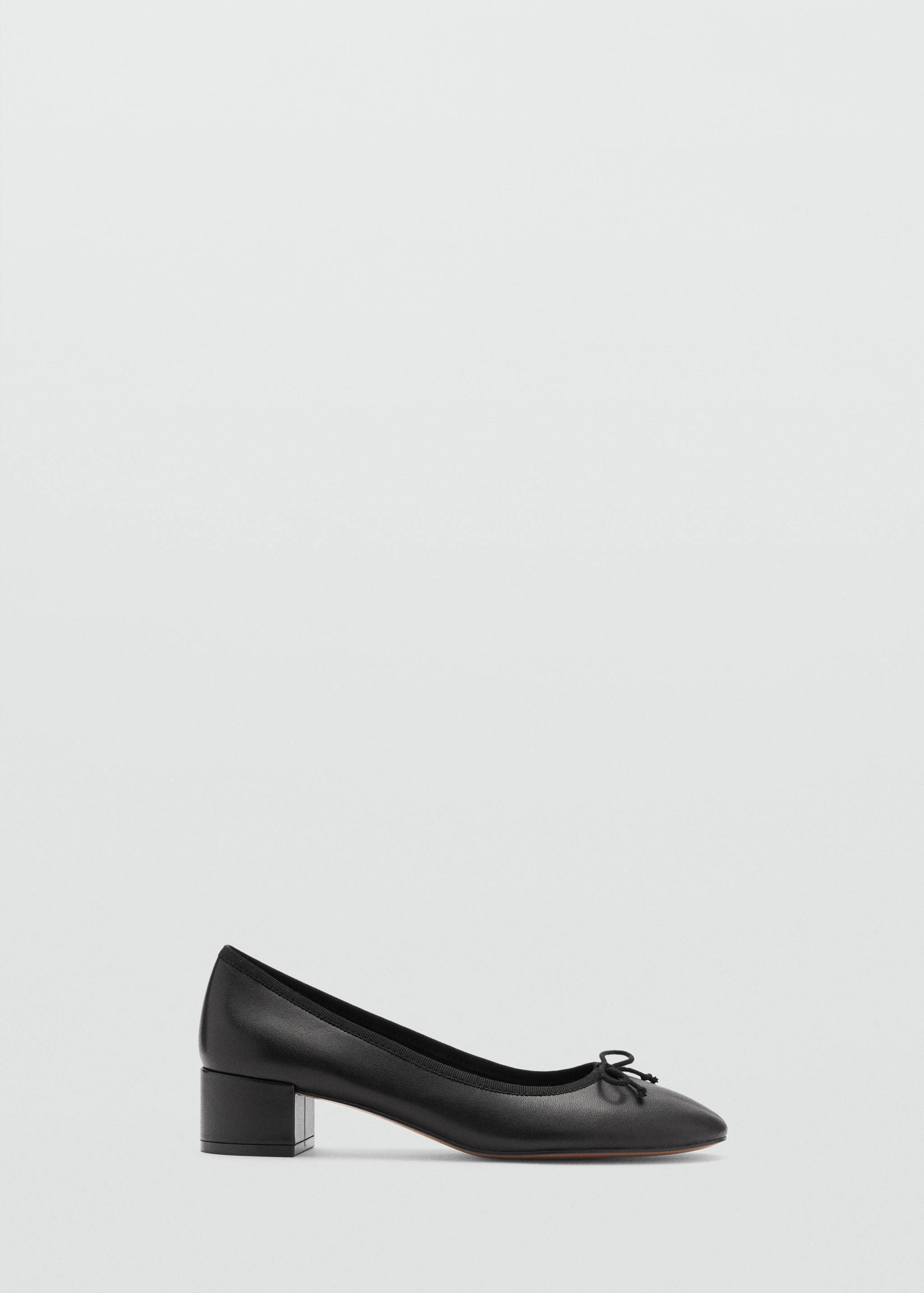 Heeled ballet flats with leather bow - Article without model