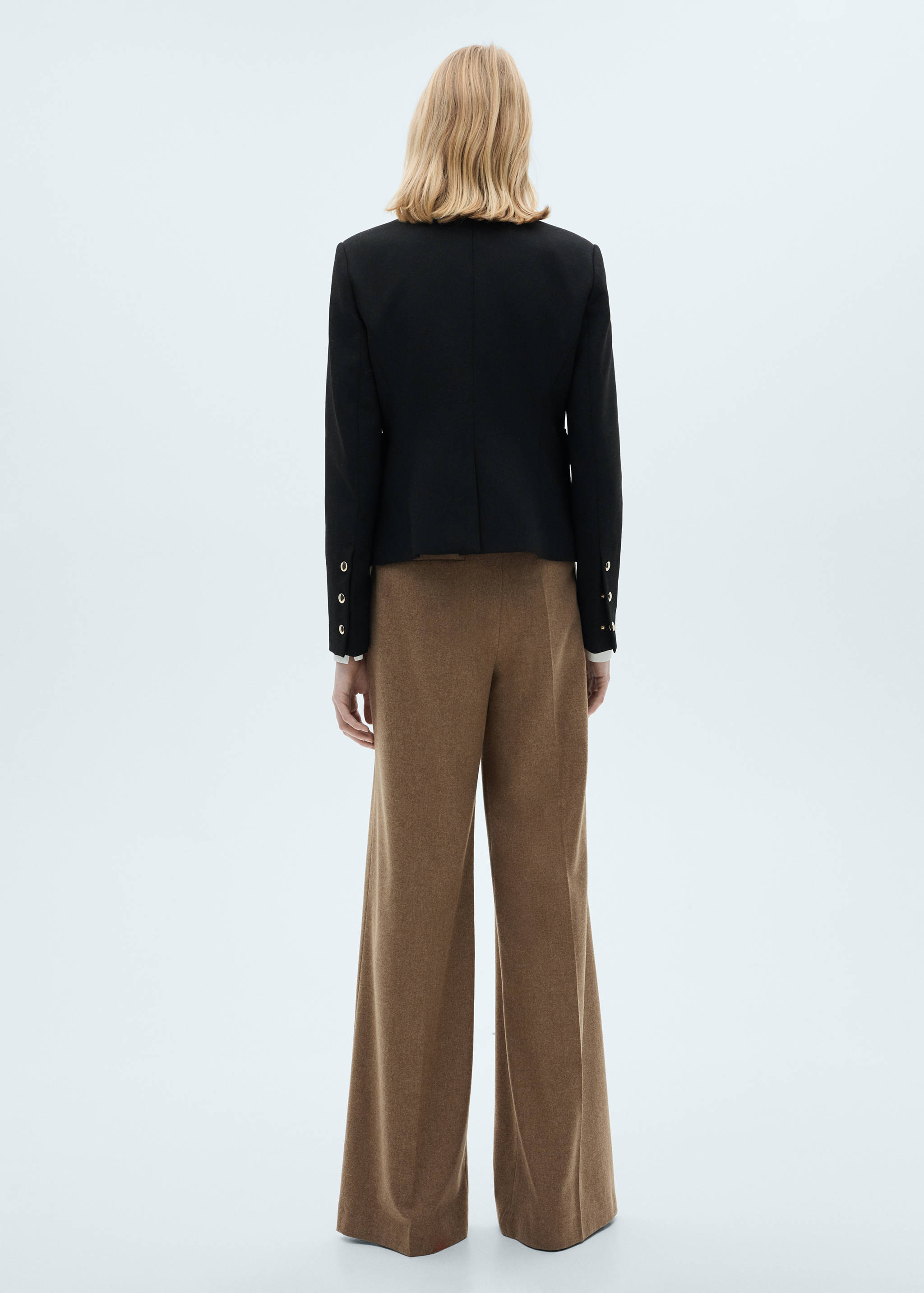 Chaqueta bolsillos detalle botones - Reverso del artículo