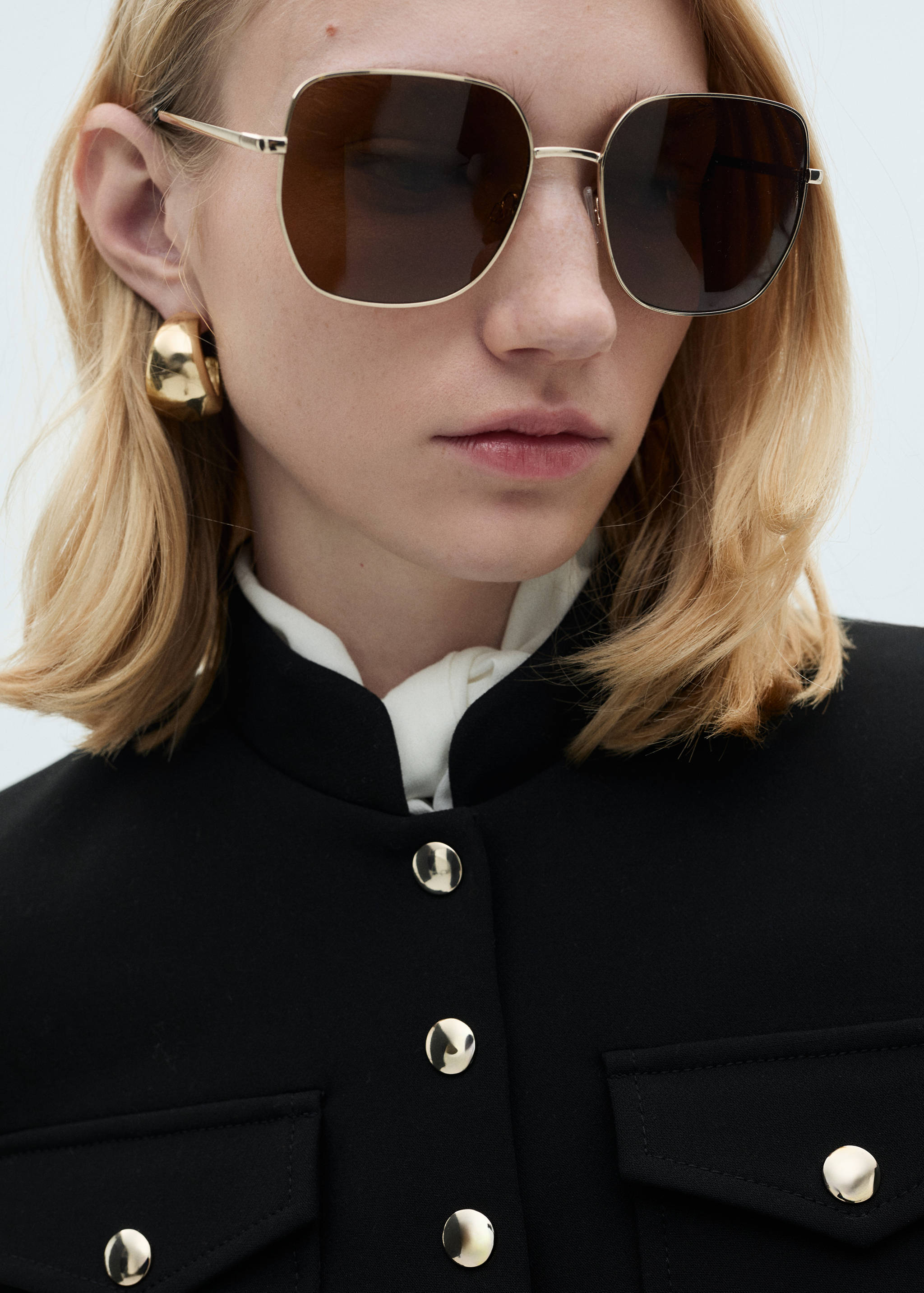 Chaqueta bolsillos detalle botones - Detalle del artículo 1