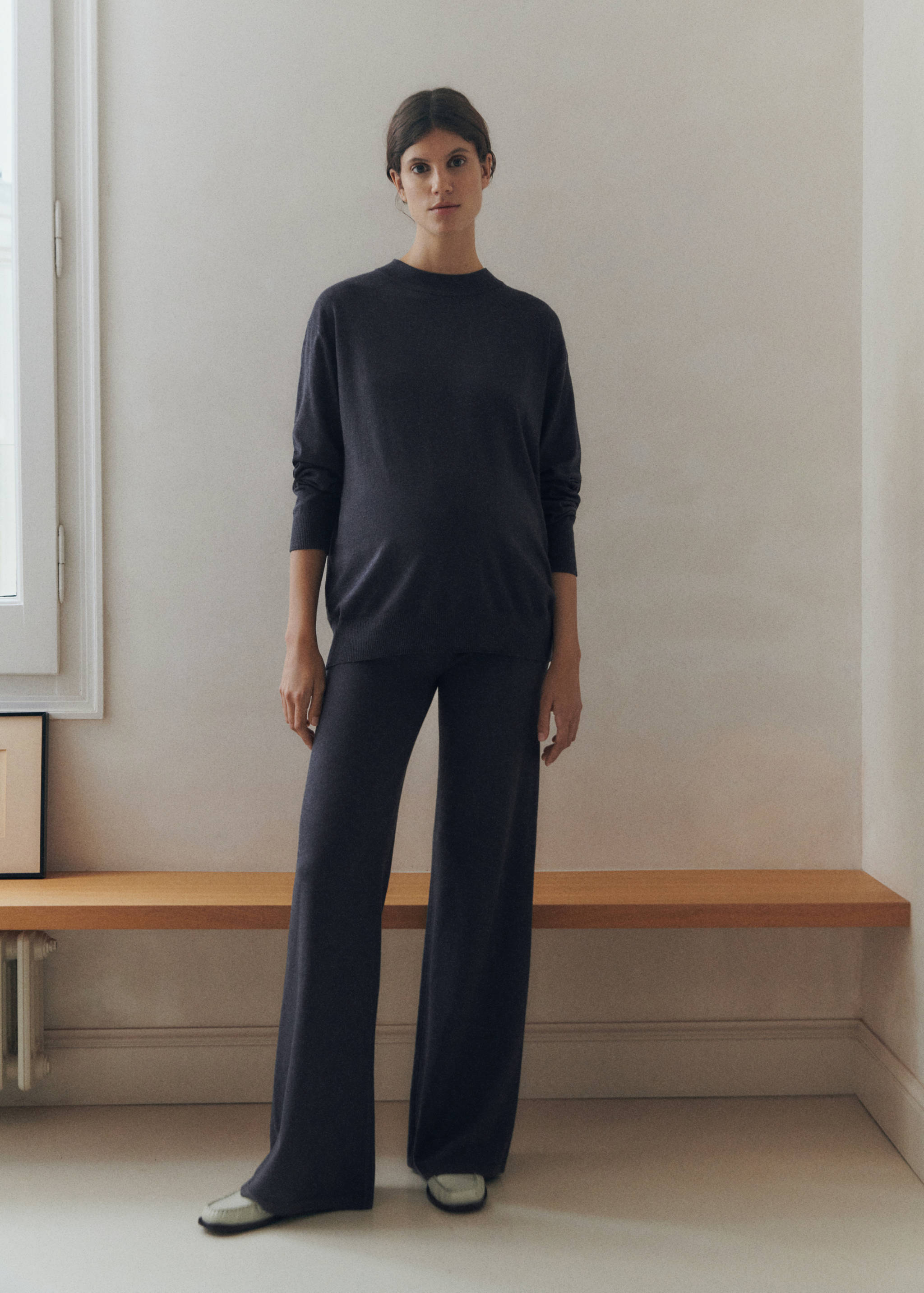 Knitted maternity sweater - General plane