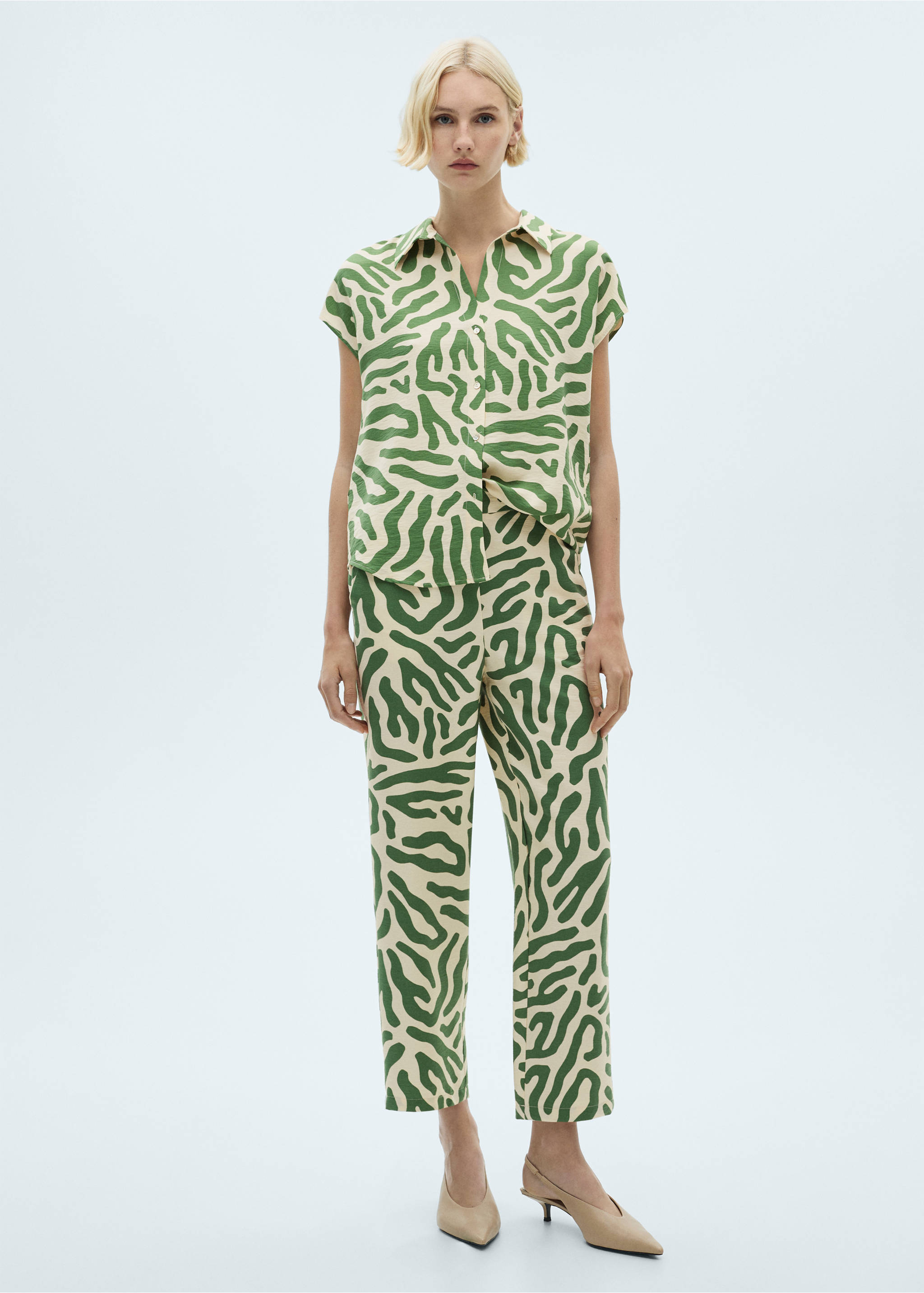 Printed straight pants - General plane, Green. Ref: 87060579-00.