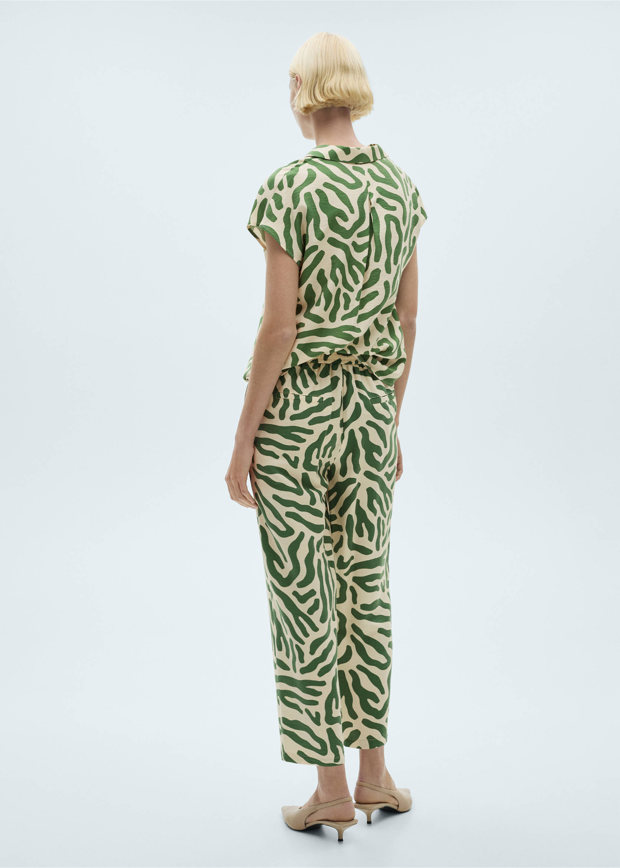 Printed straight pants - Reverse of the article, Green. Ref: 87060579-00.