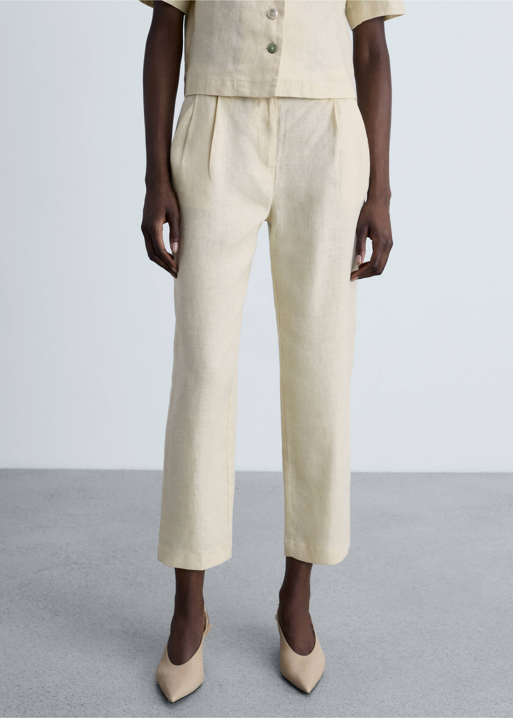 Pantalón recto lino - Plano medio, Beige. Ref: 87060591-00.