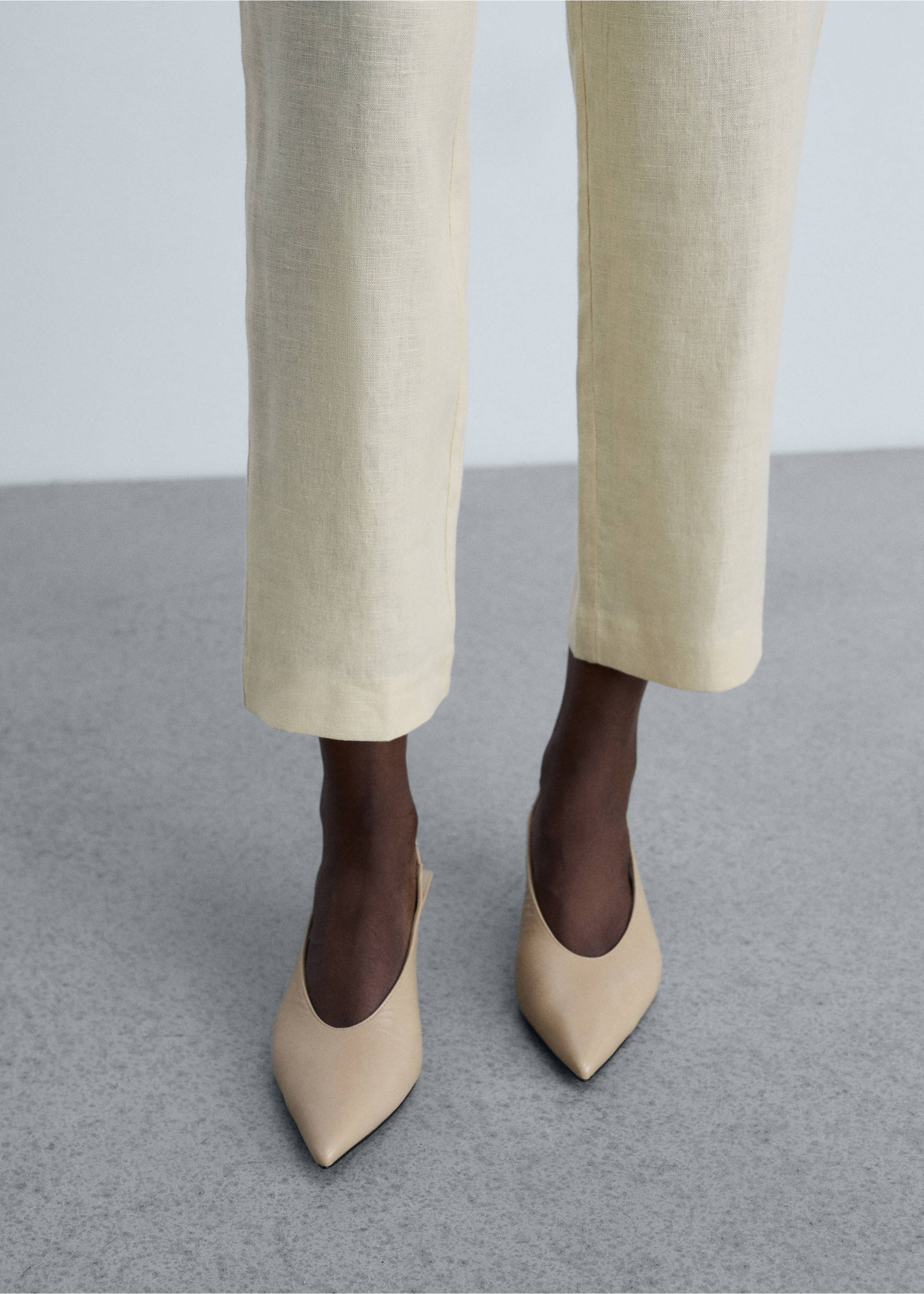 Pantalón recto lino - Detalle del artículo 3, Beige. Ref: 87060591-00.
