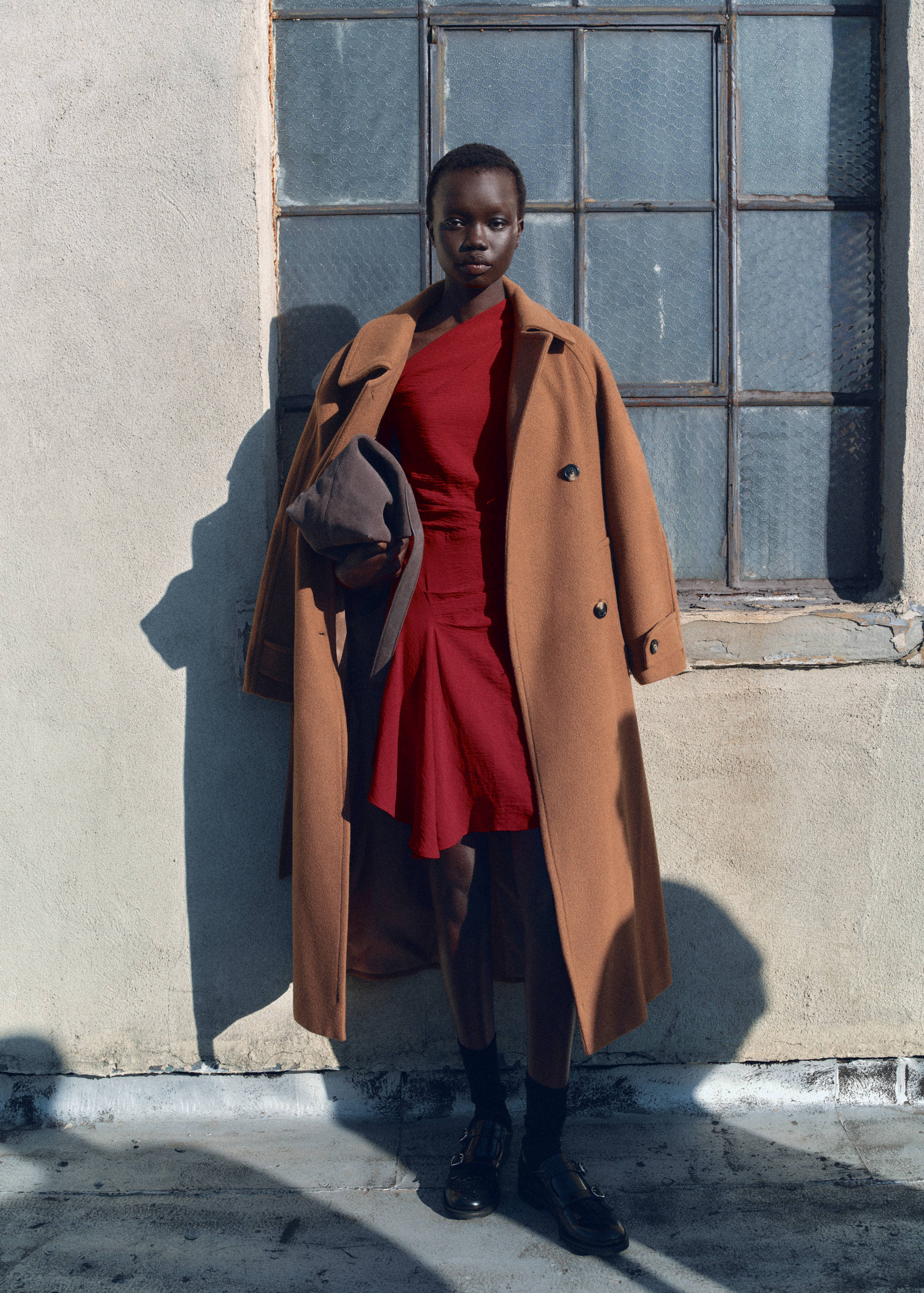 Vestido asimétrico drapeado - Plano general