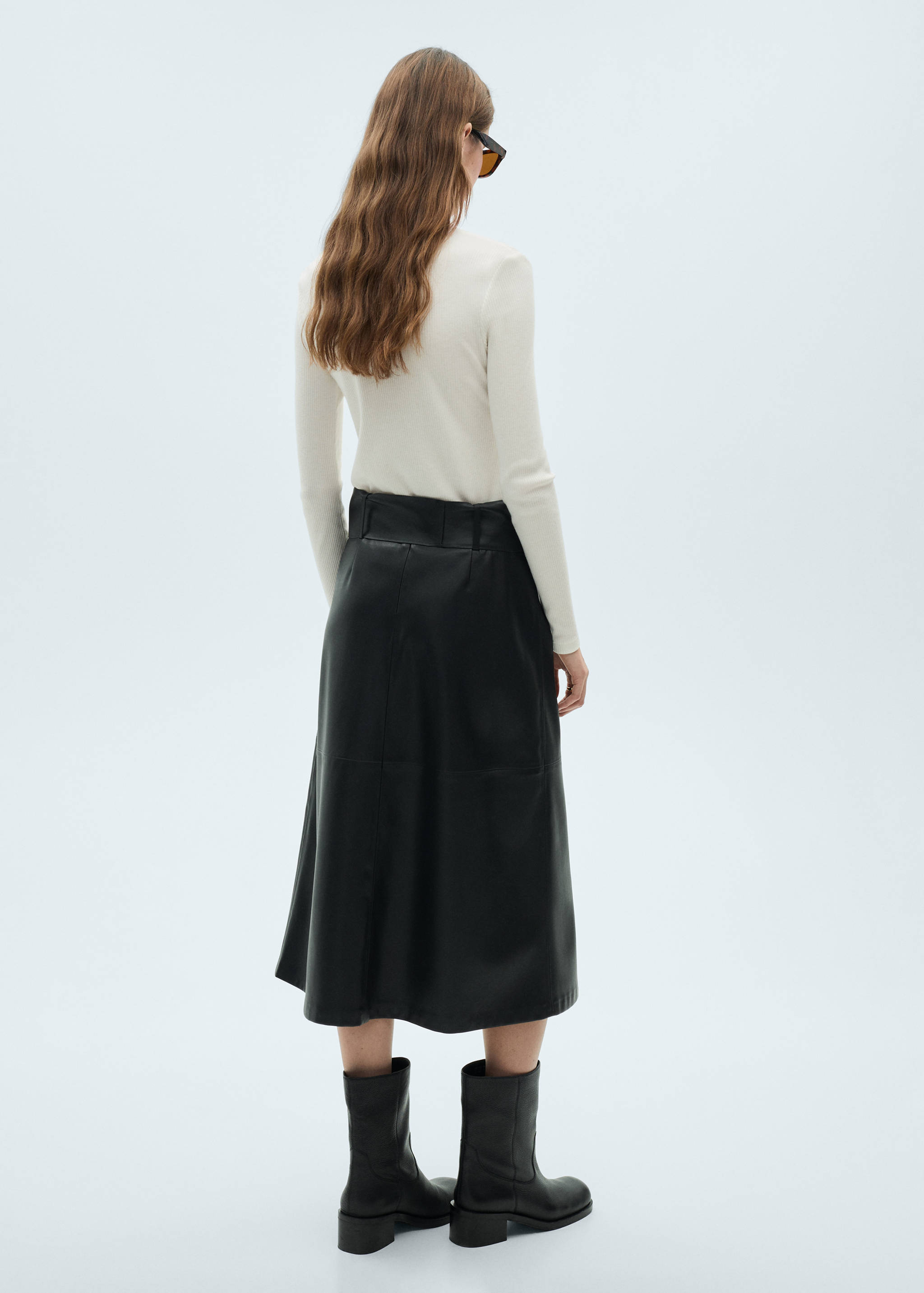 Ribbed knit button-down T-shirt - Reverse of the article