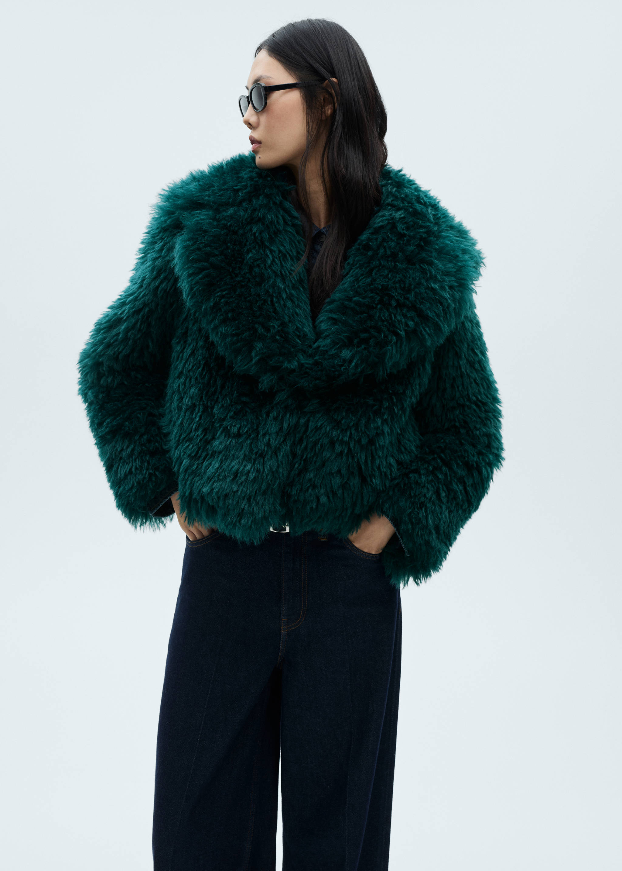 Faux-fur coat with lapels - Medium plane