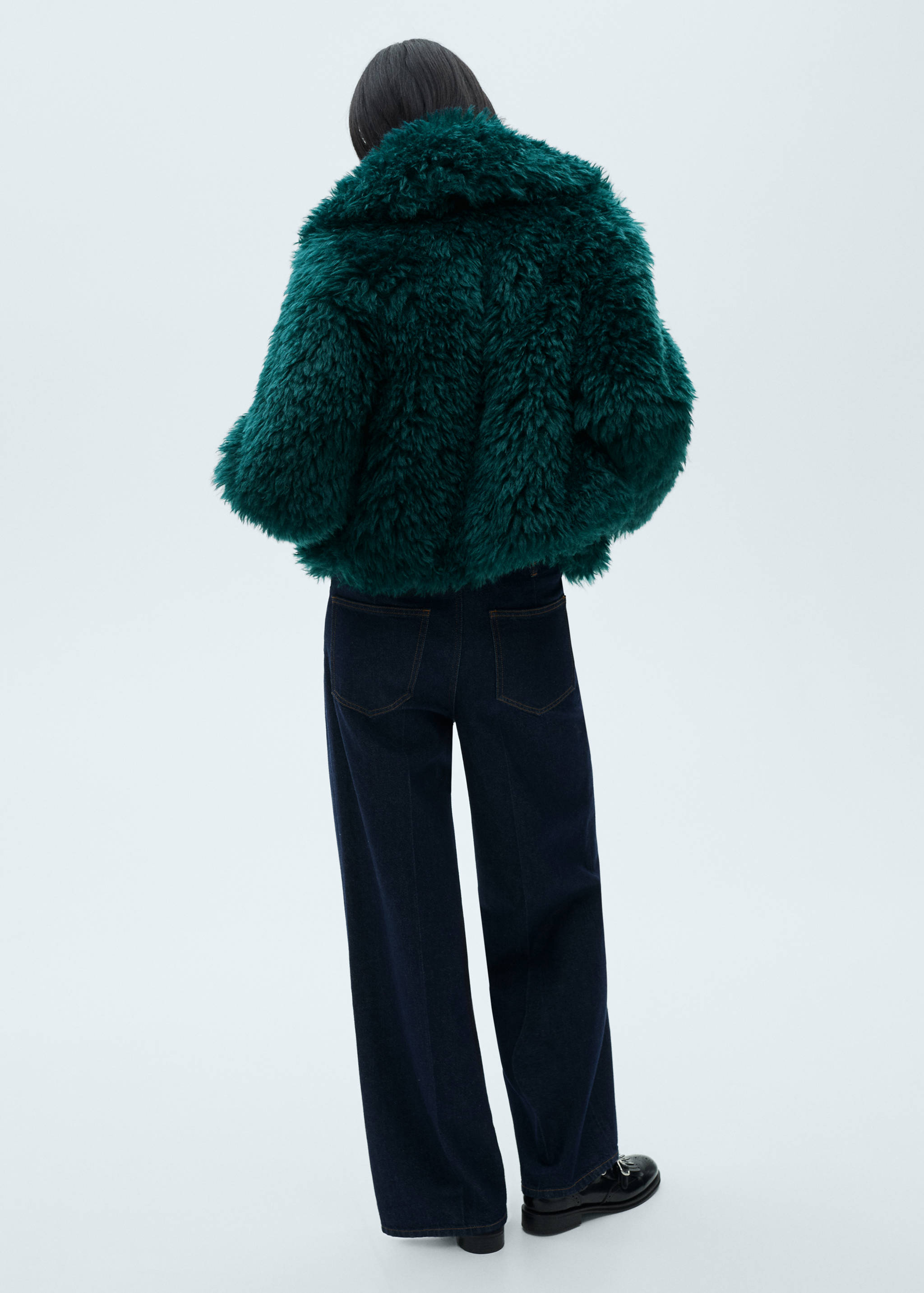 Faux-fur coat with lapels - Reverse of the article