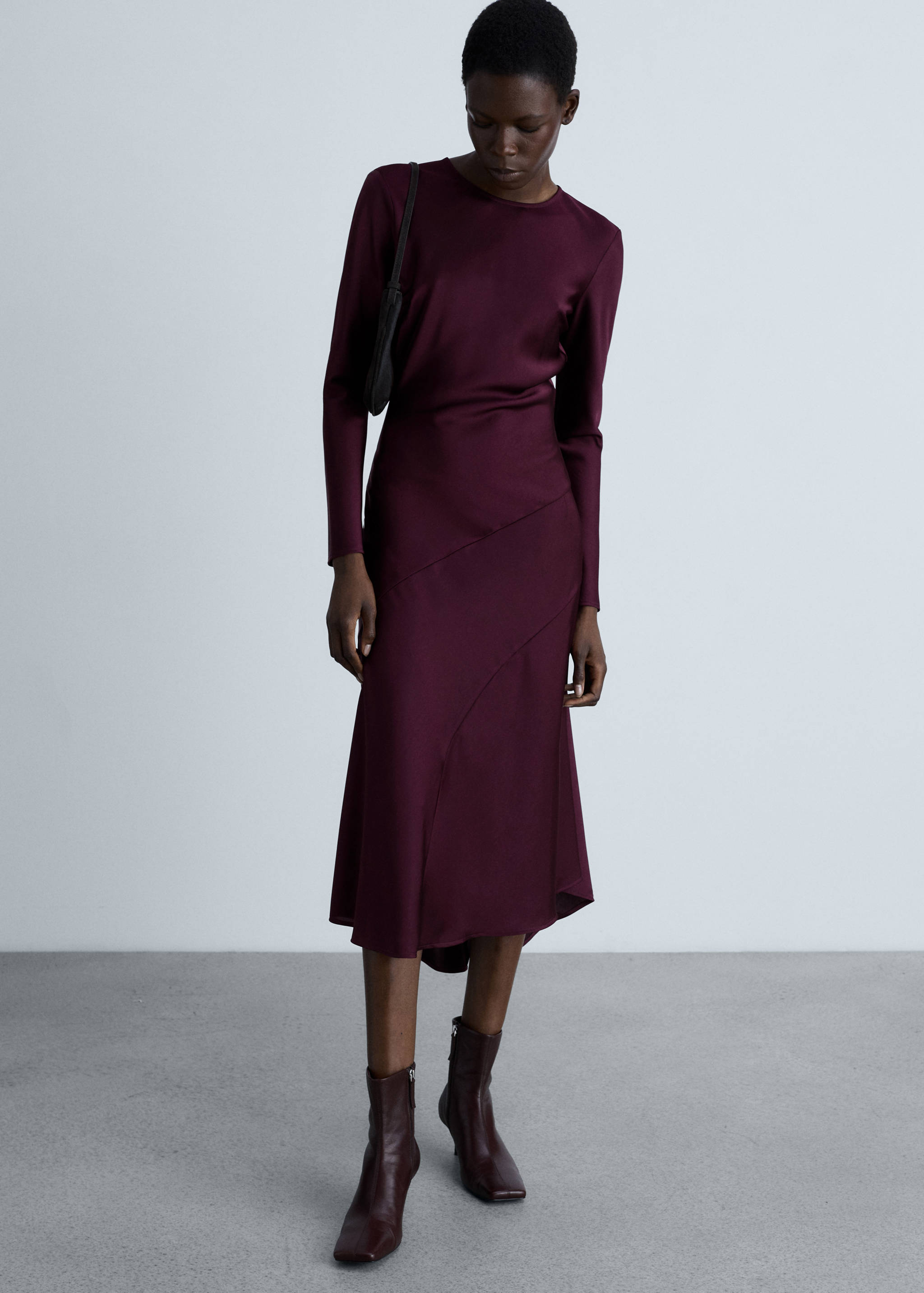 Satin dress with seam detail - General plane