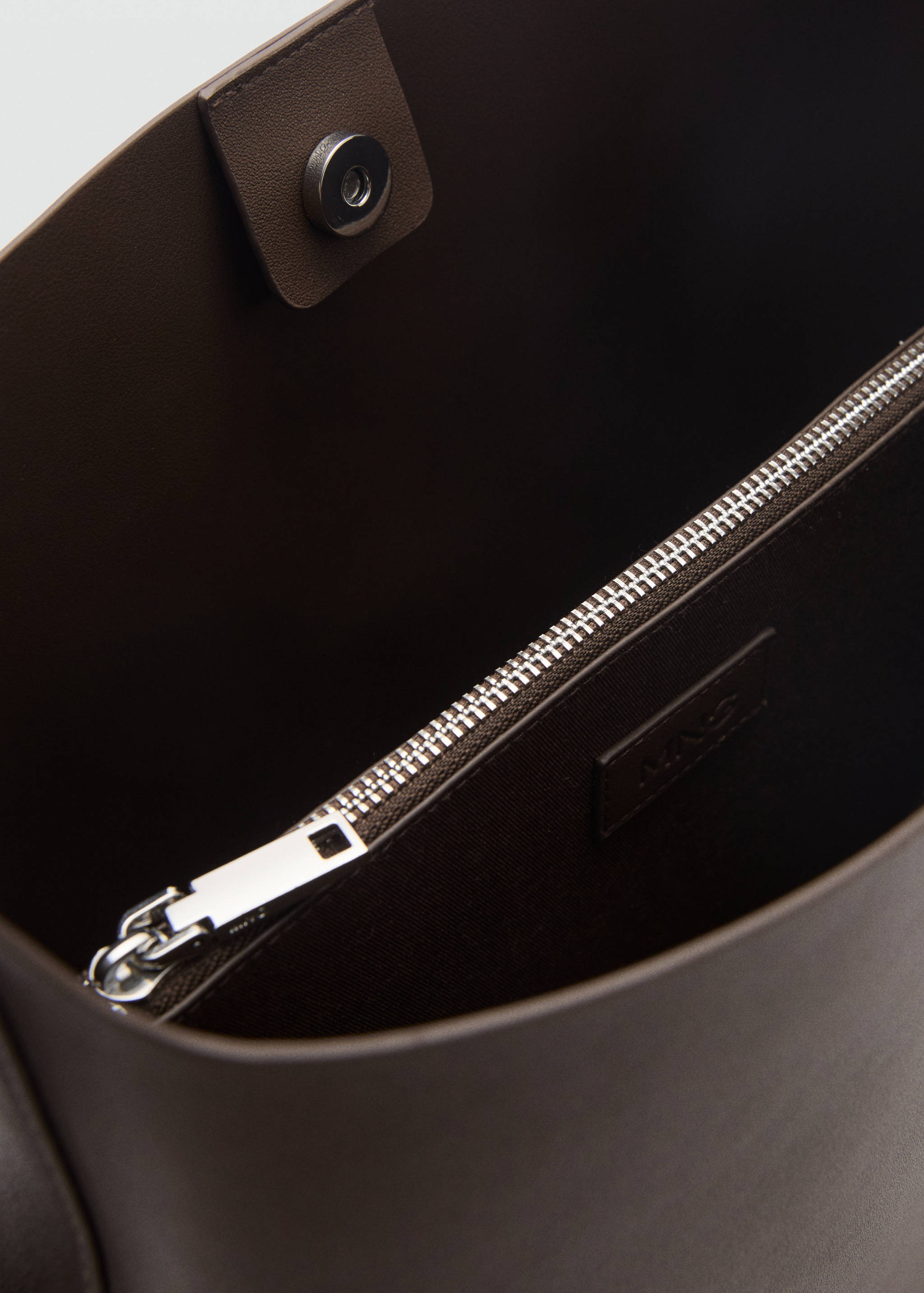 Shopper bag with buckle - Details of the article 3