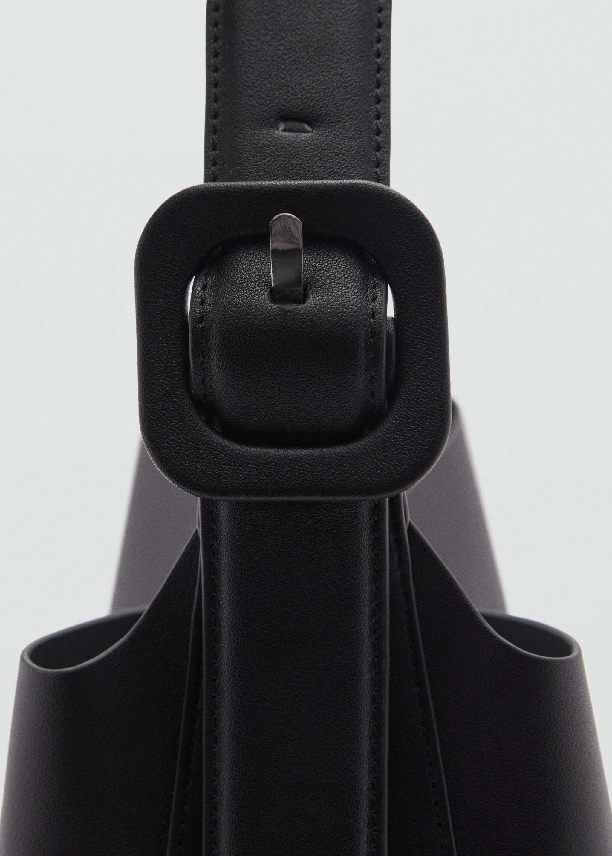 Shopper bag with buckle - Details of the article 1