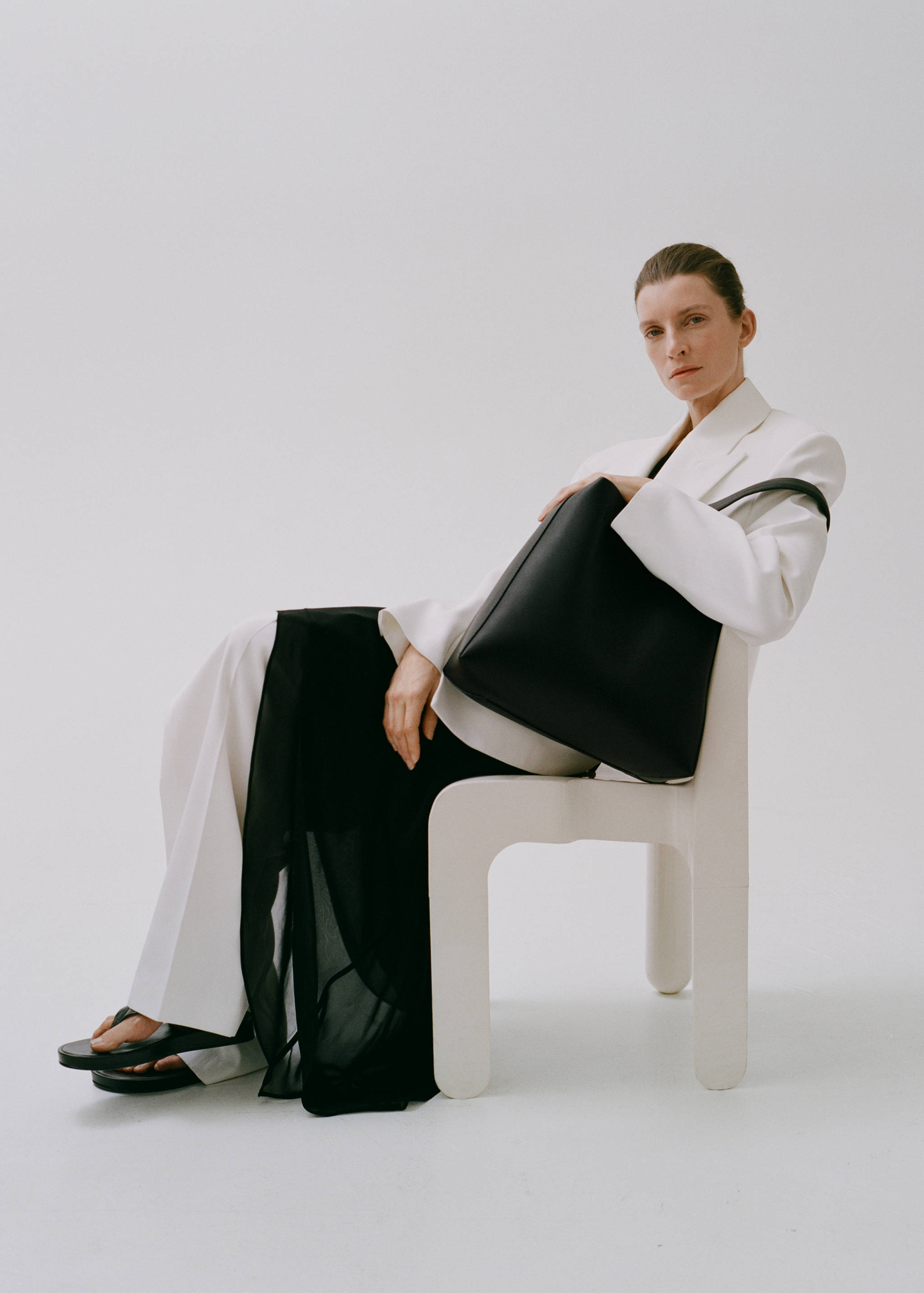 Shopper bag with buckle - Details of the article 6