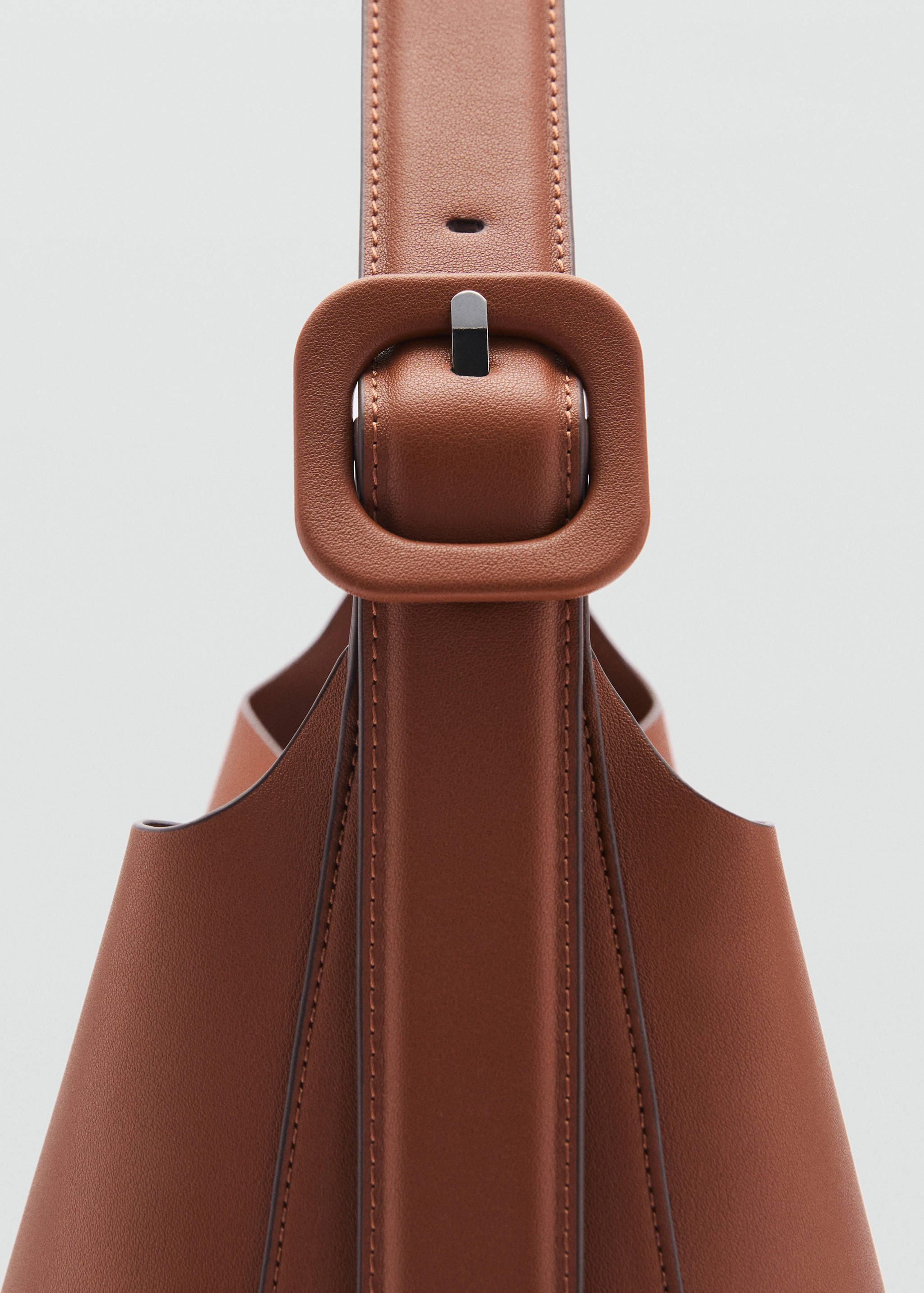 Shopper bag with buckle - Details of the article 1
