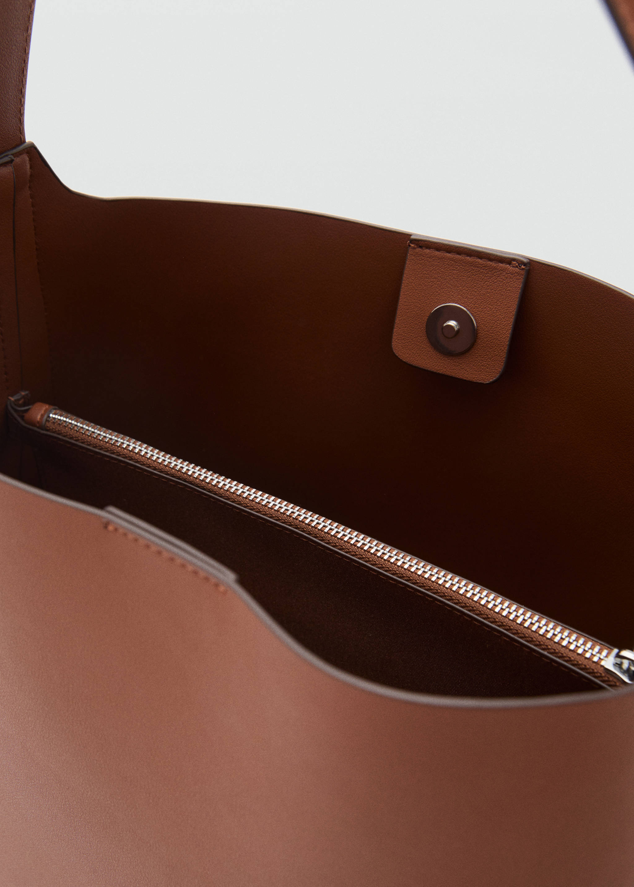 Shopper bag with buckle - Details of the article 2