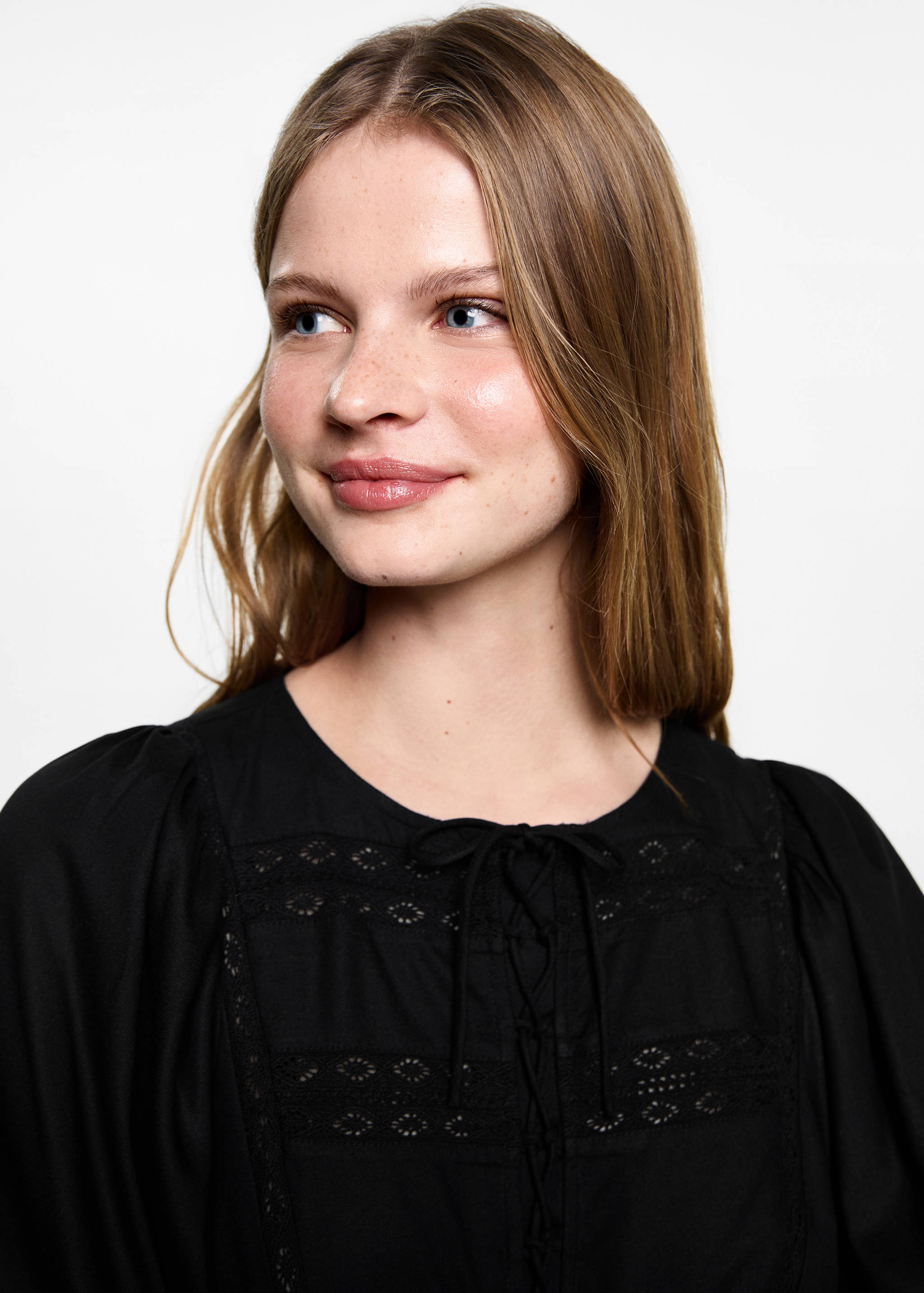 Puff sleeves blouse - Details of the article 1