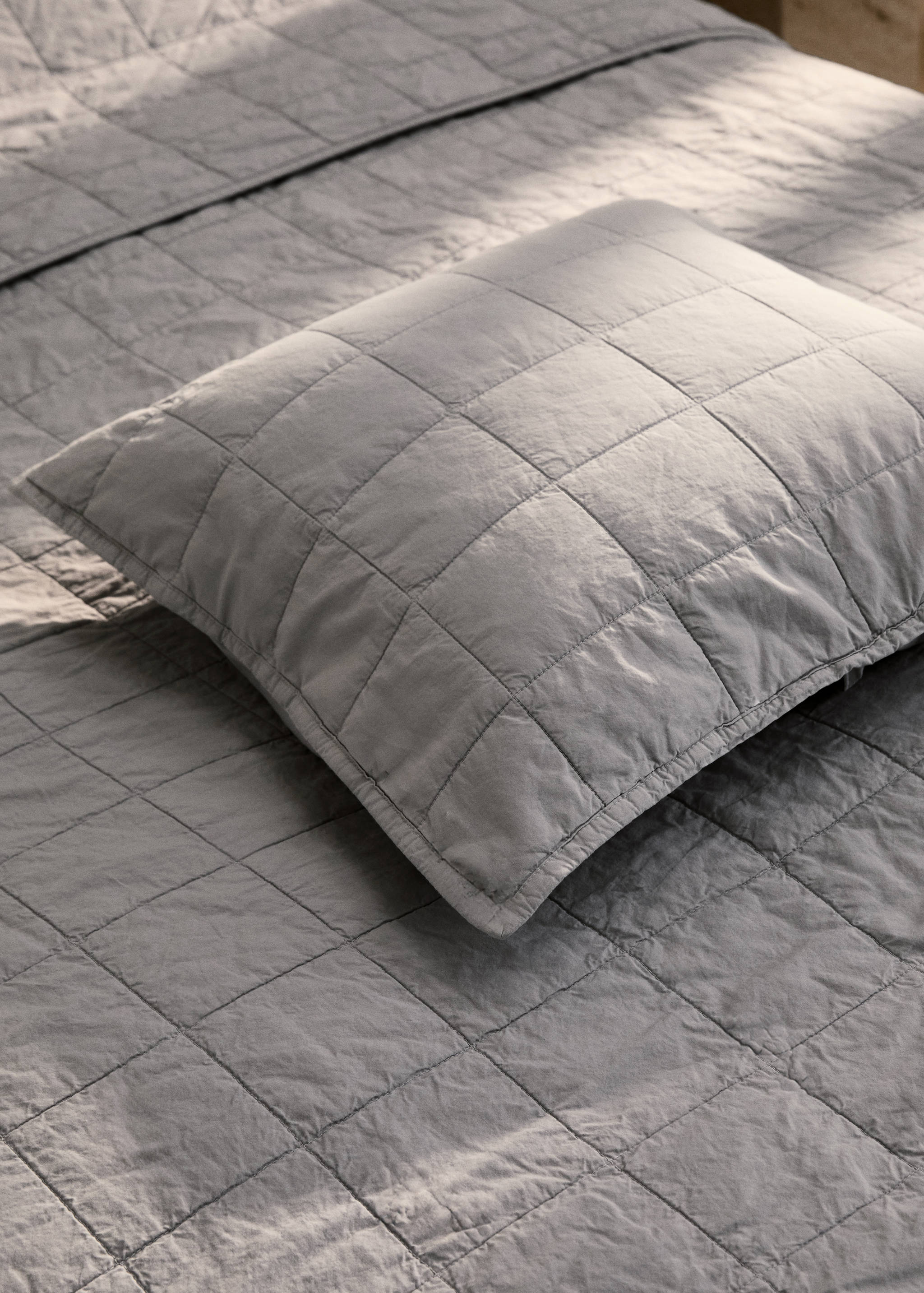 Cotton percale garment-dyed check cushion cover, 50x50 cm - General plane