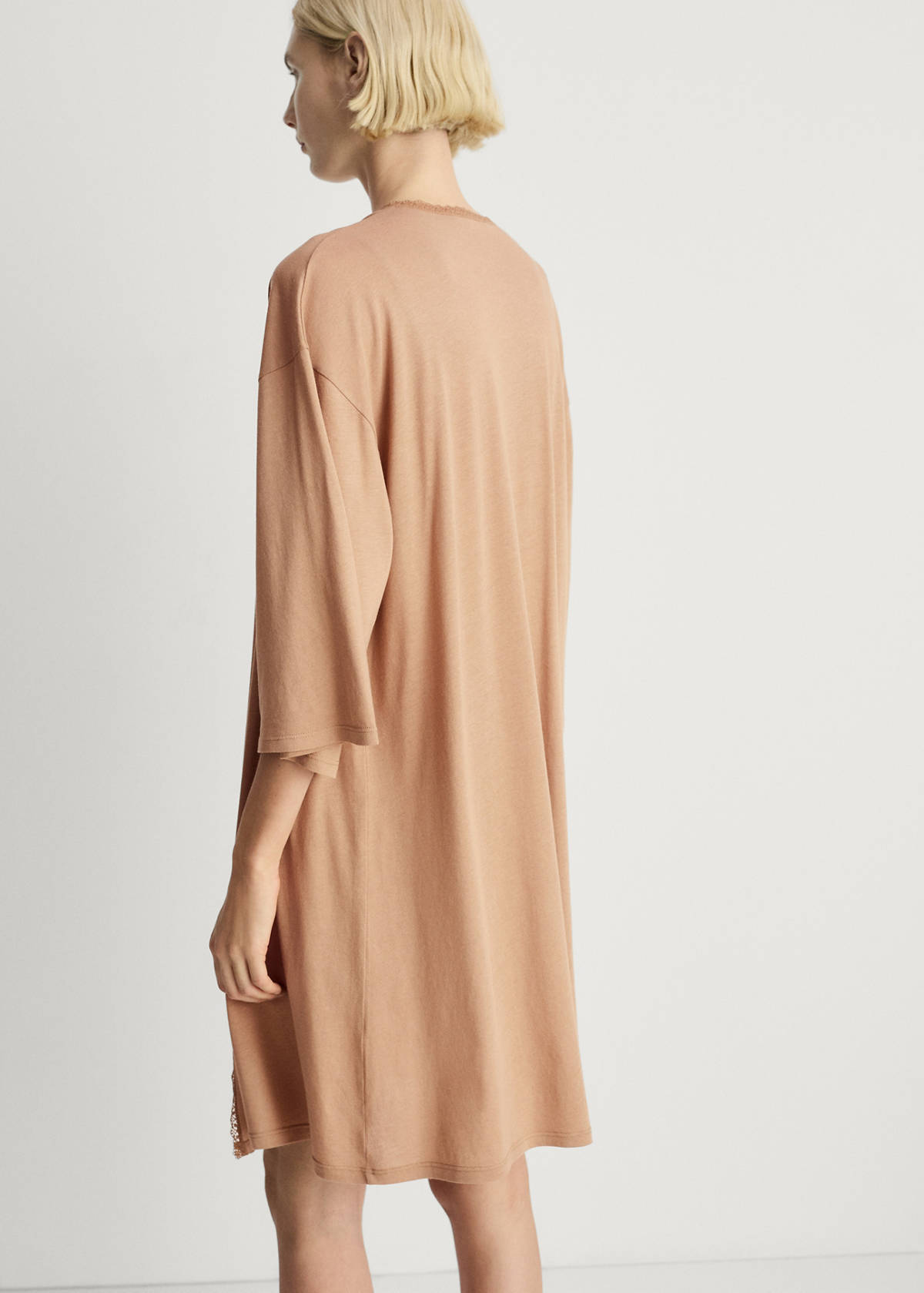 Cotton robe with contrasting lace — Medium Brown