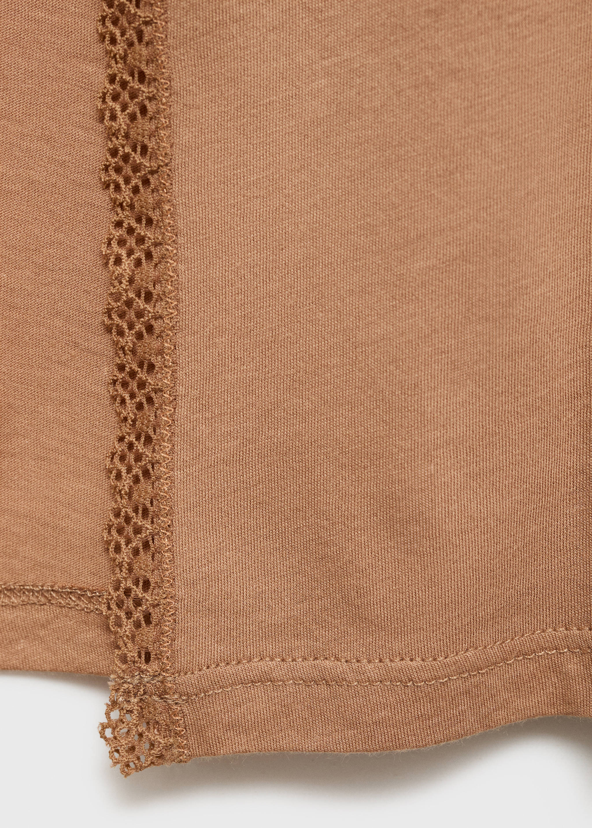 Morgonrock i bomull med kontrastfärgad spets - Detaljer om artikeln 0