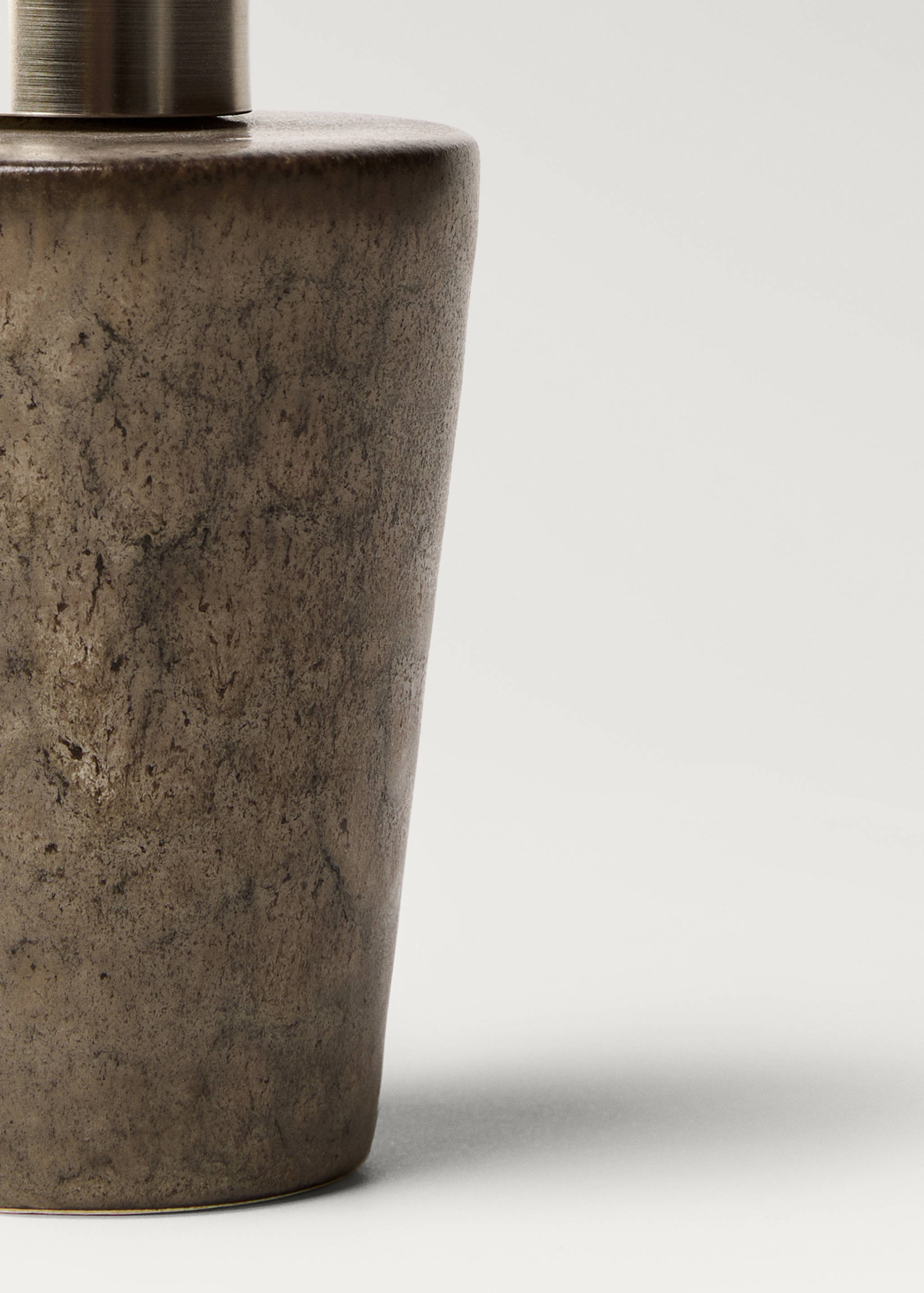 Earthenware soap dispenser with design - Details of the article 2
