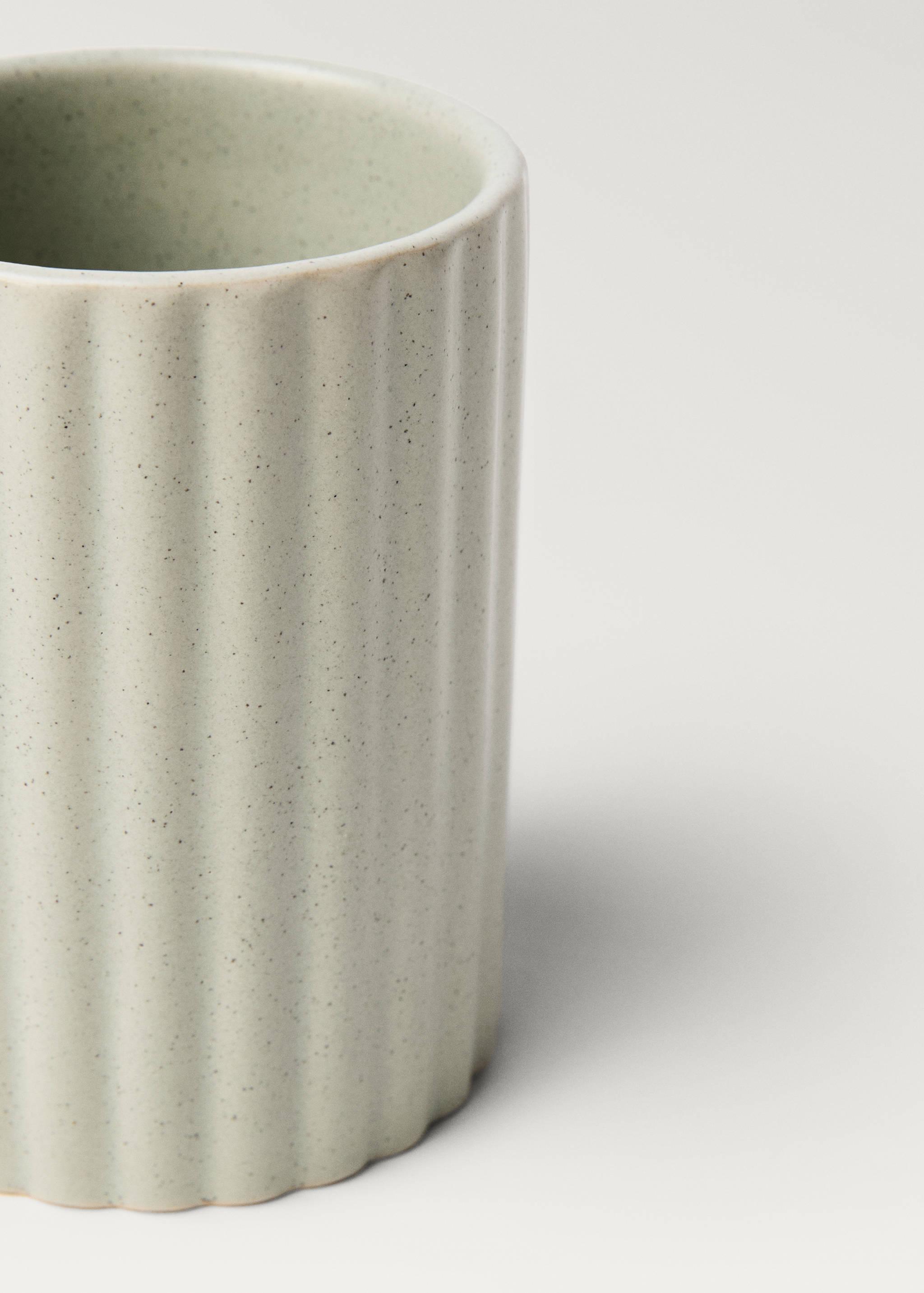 Striped stoneware bathroom tumbler - Details of the article 2