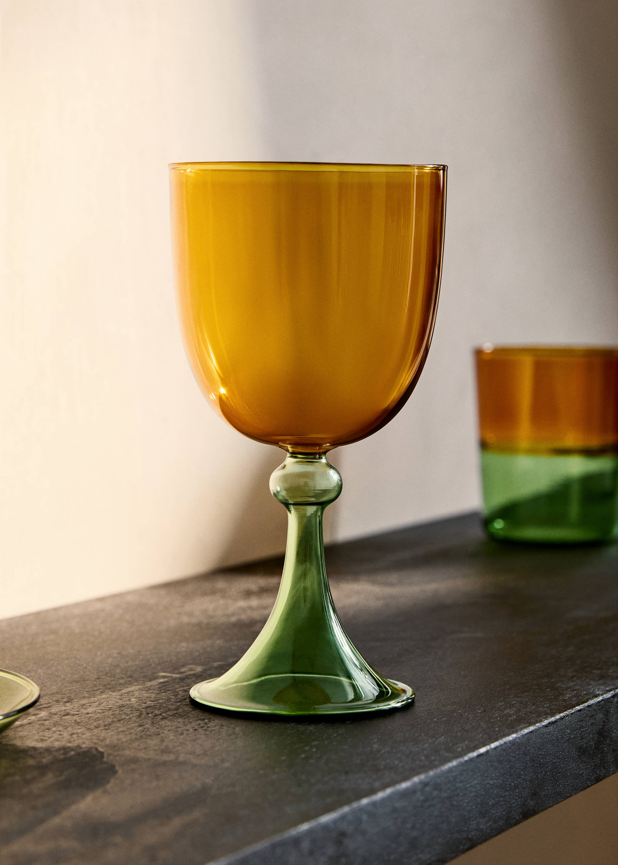 Borosilicate glass with two-tone design - General plane