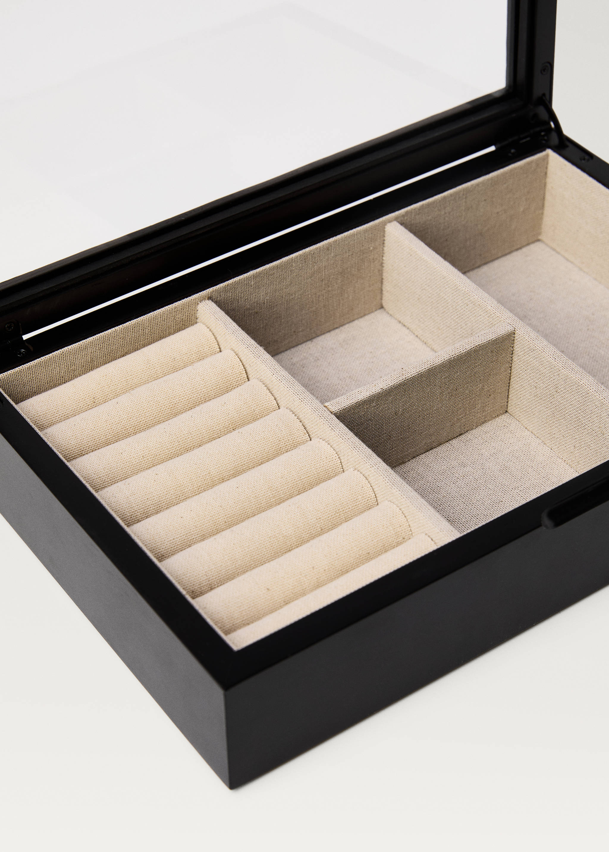 Cutie de bijuterii din lemn - Detaliu al articolului 2