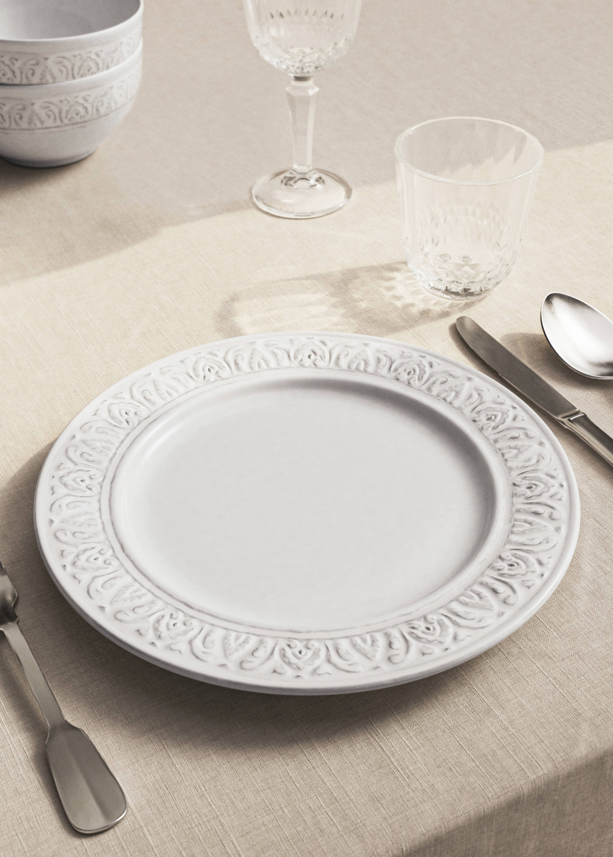 Assiette plate grès liseré - Plan général