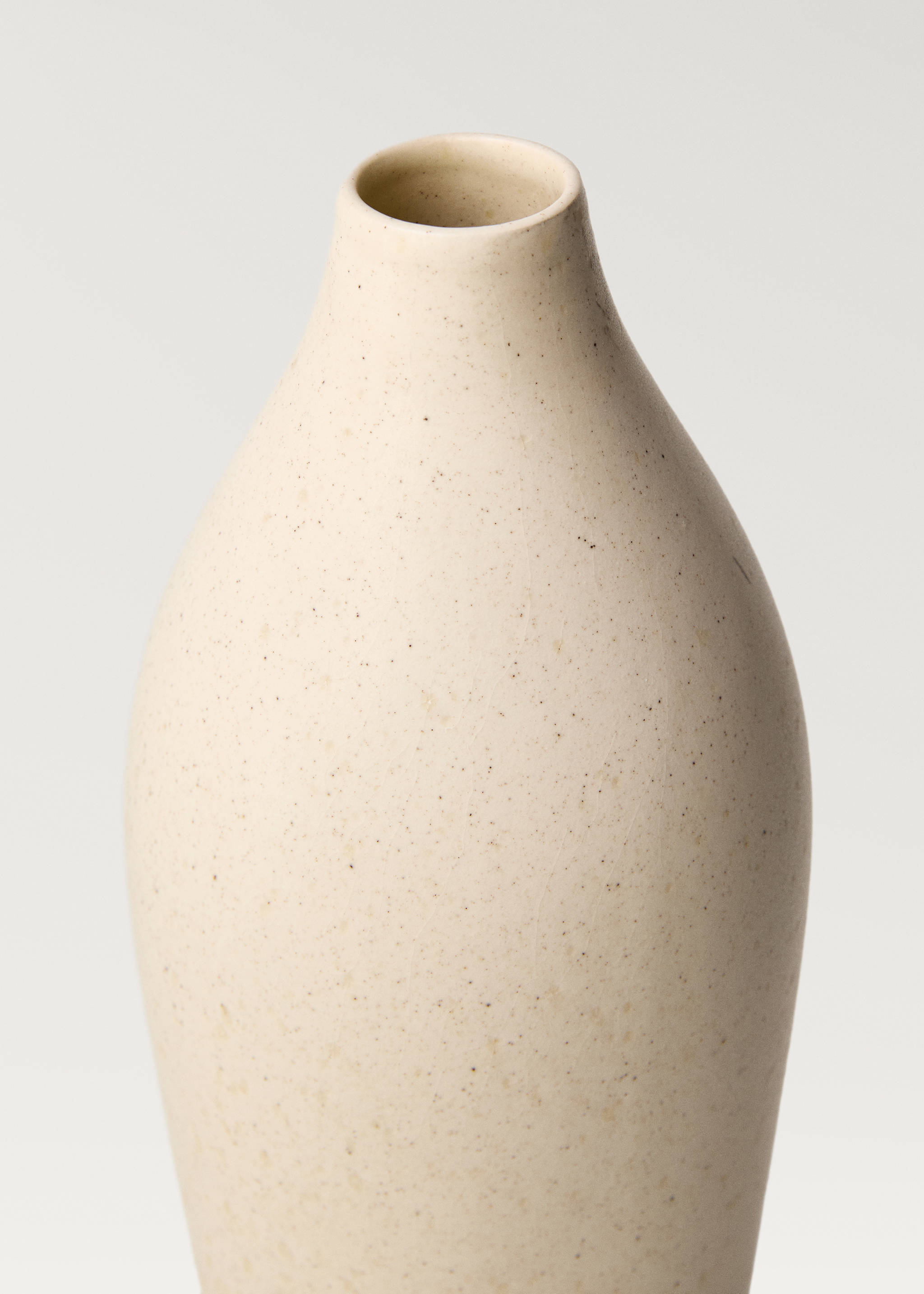 Medium elongated design earthenware vase - Details of the article 1